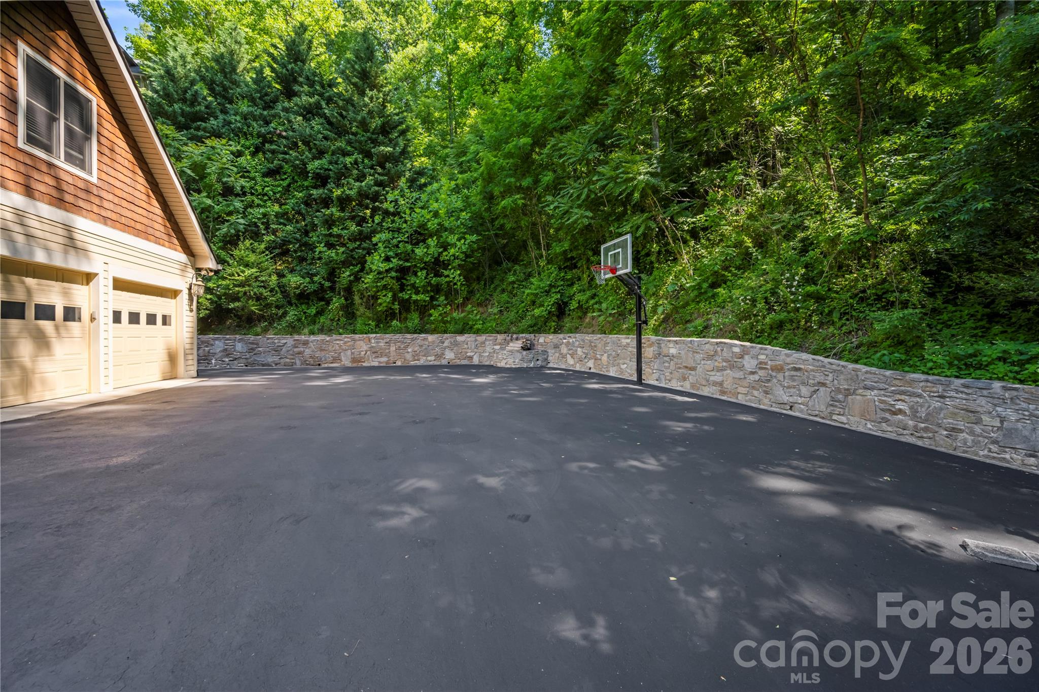 128 Churchill Downs Drive
