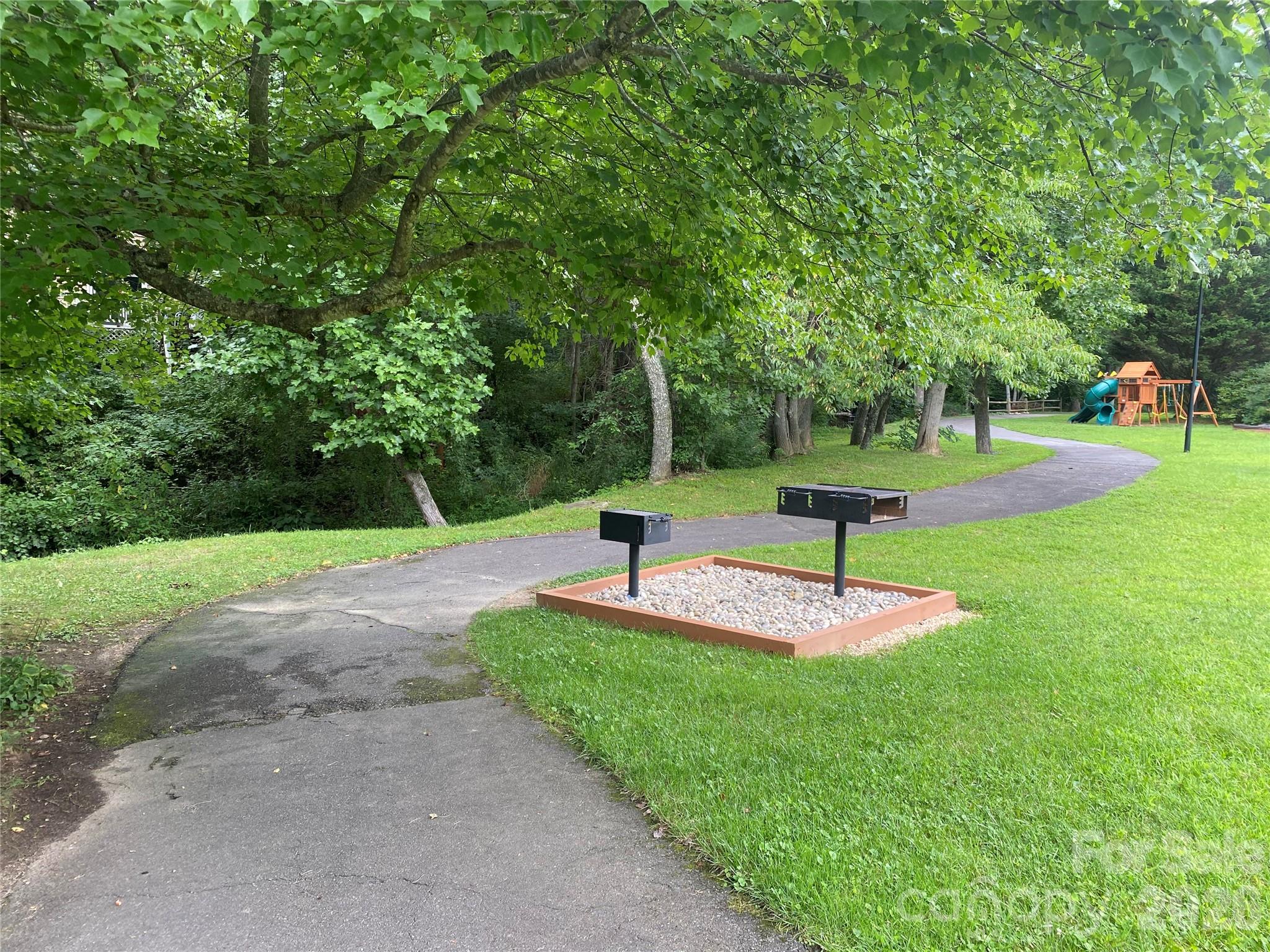 128 Churchill Downs Drive