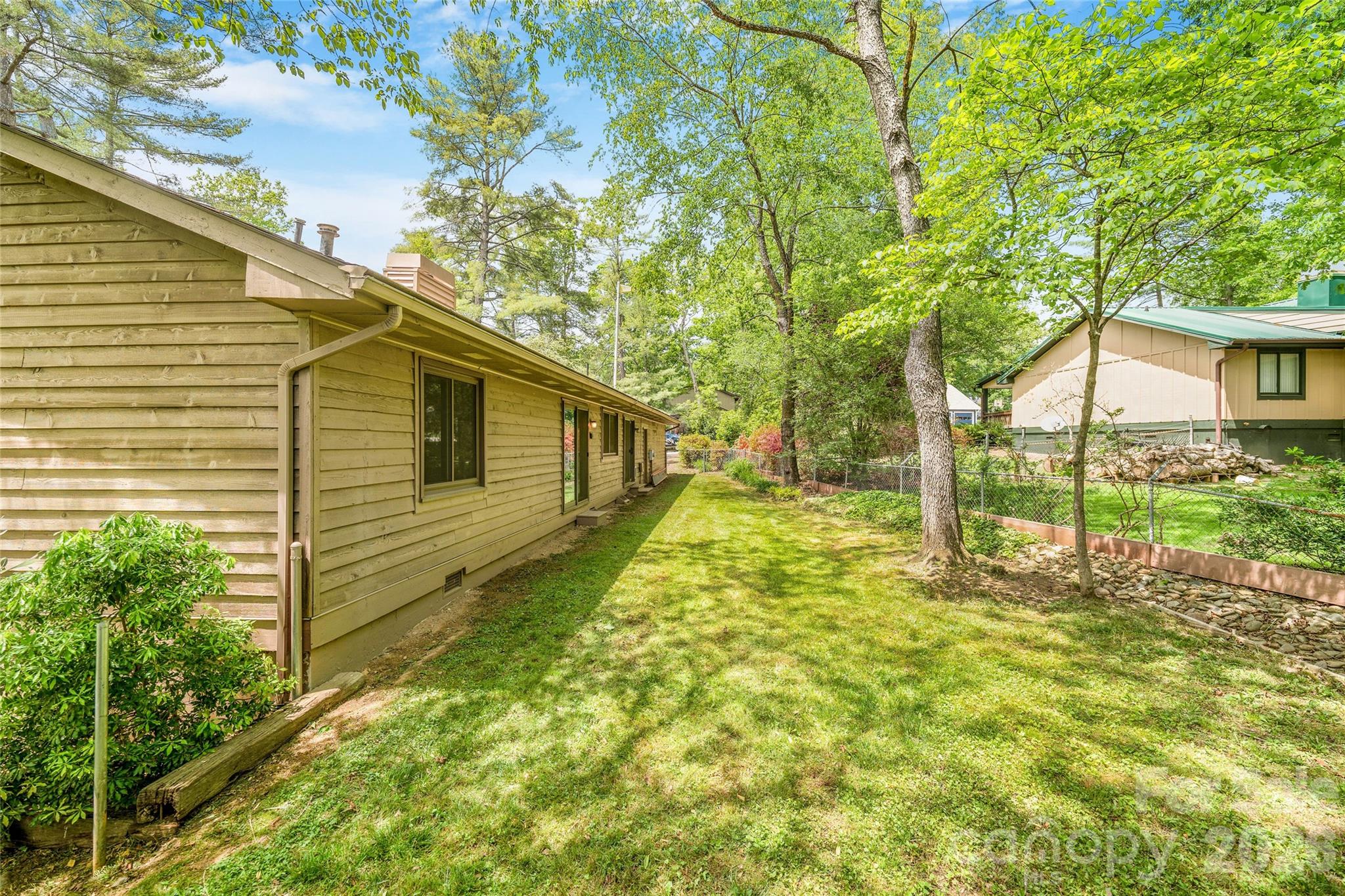 135 Scarlet Drive