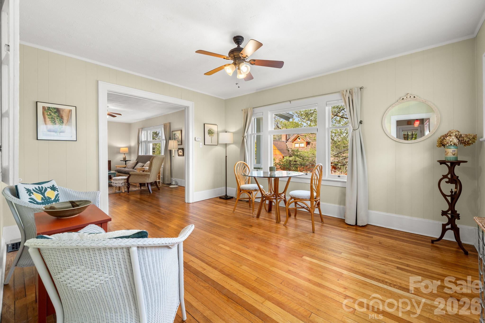 80 W Chestnut Street