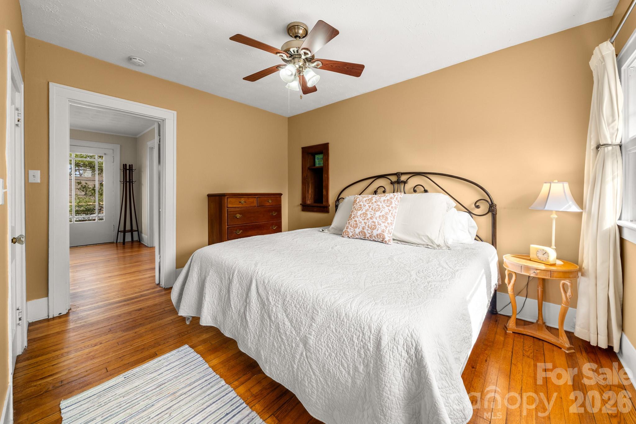 80 W Chestnut Street