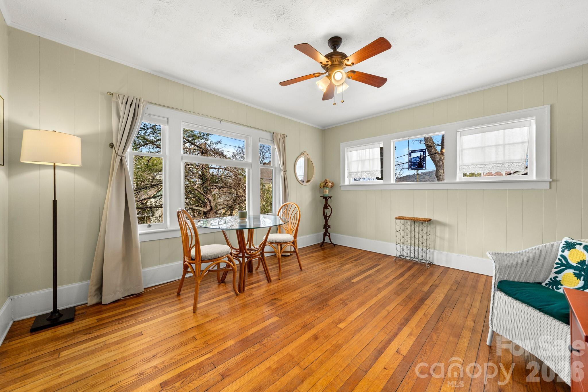 80 W Chestnut Street