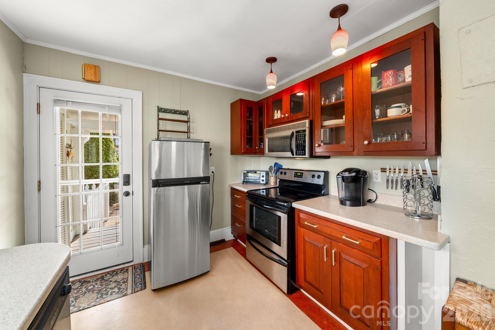 80 W Chestnut Street