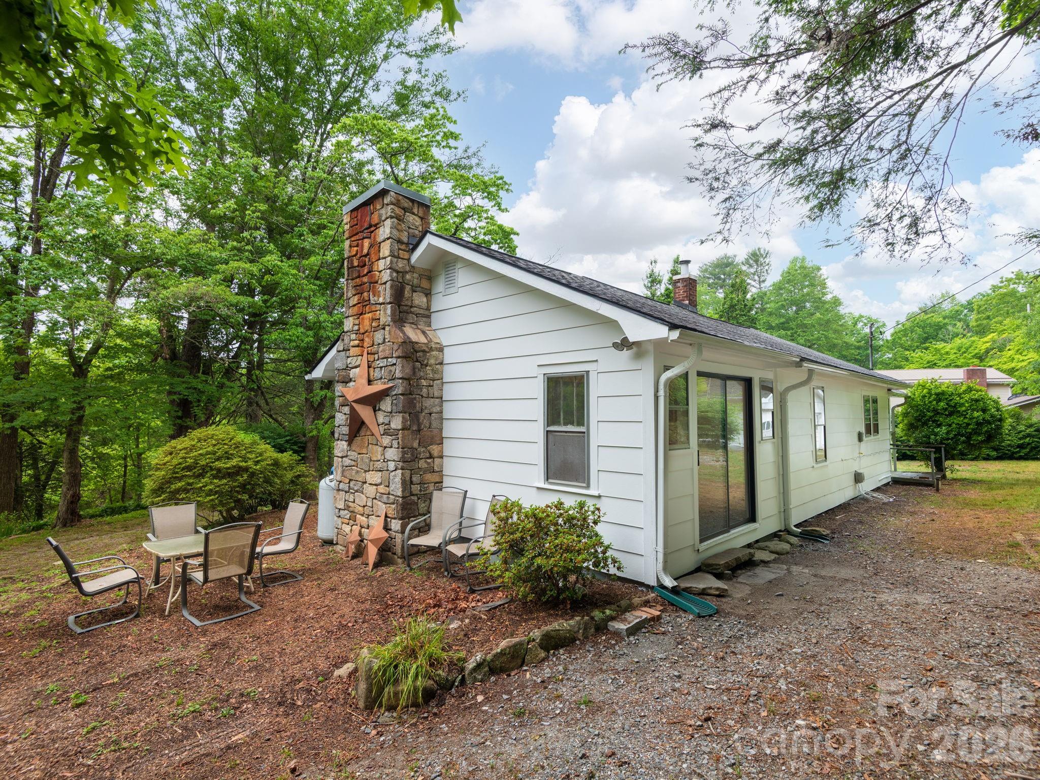 24 Piney Ridge Mountain Road