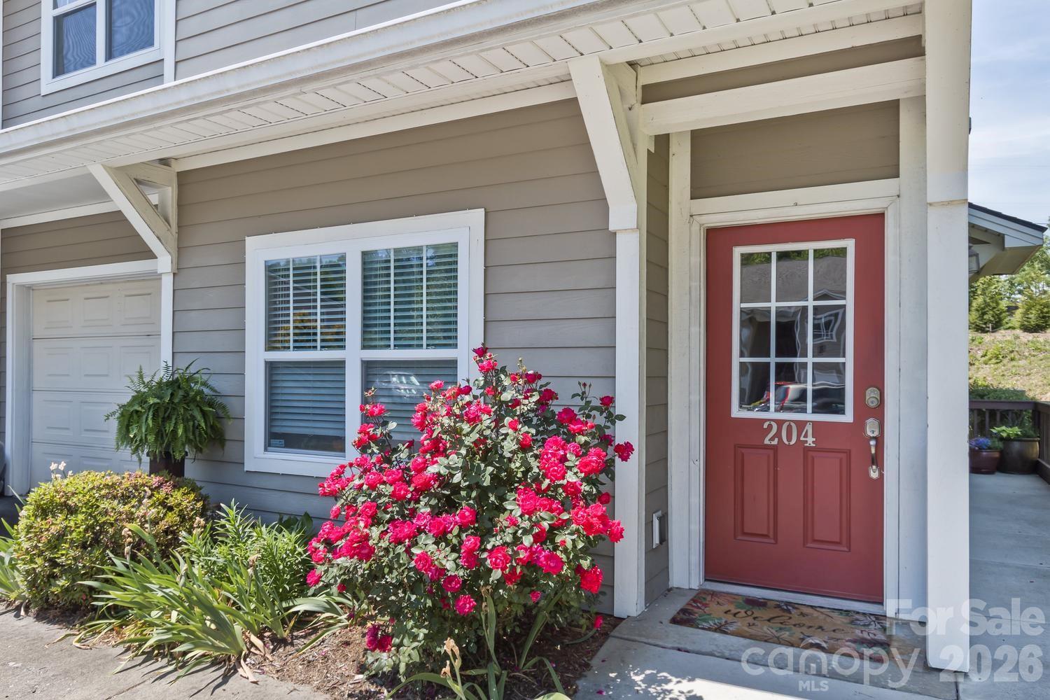 123 Foxden Drive Unit: 204