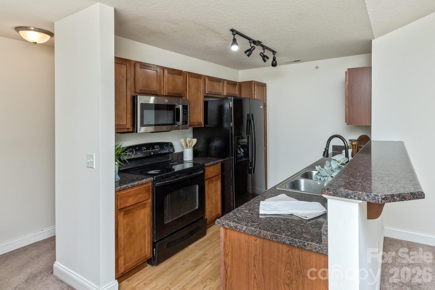 123 Foxden Drive Unit: 204