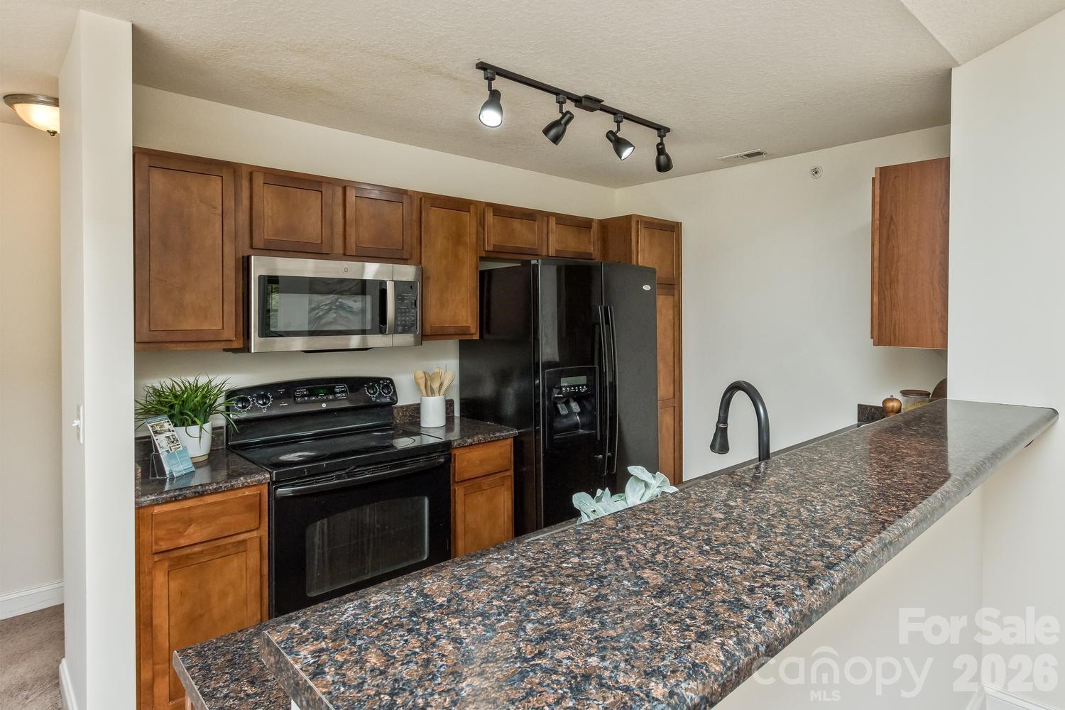 123 Foxden Drive Unit: 204