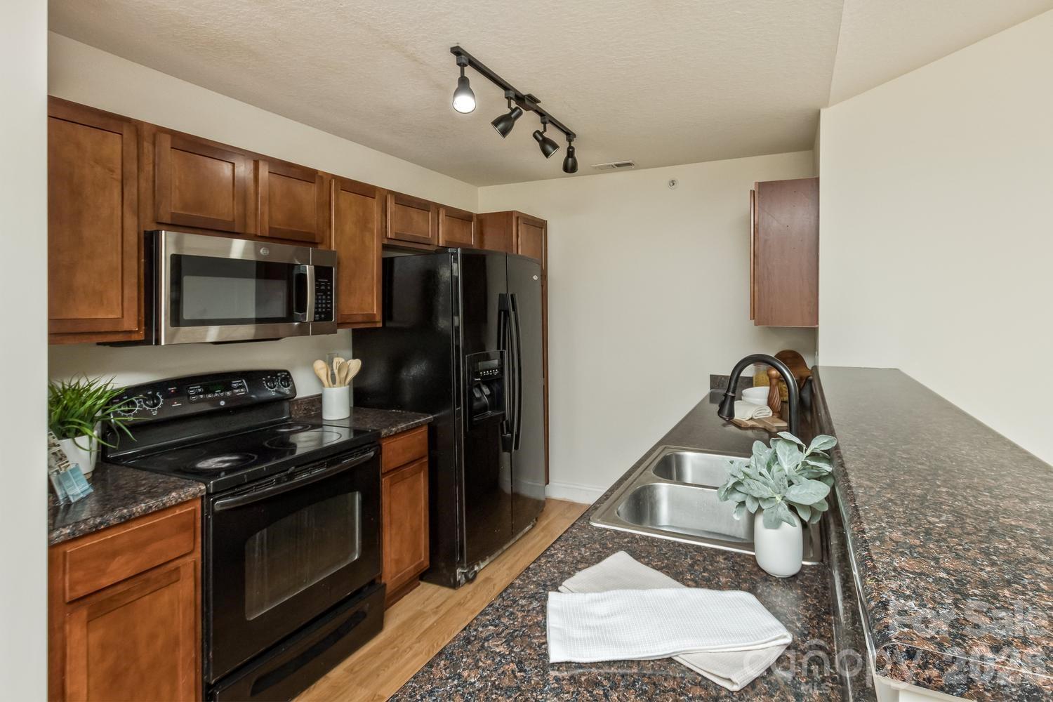 123 Foxden Drive Unit: 204