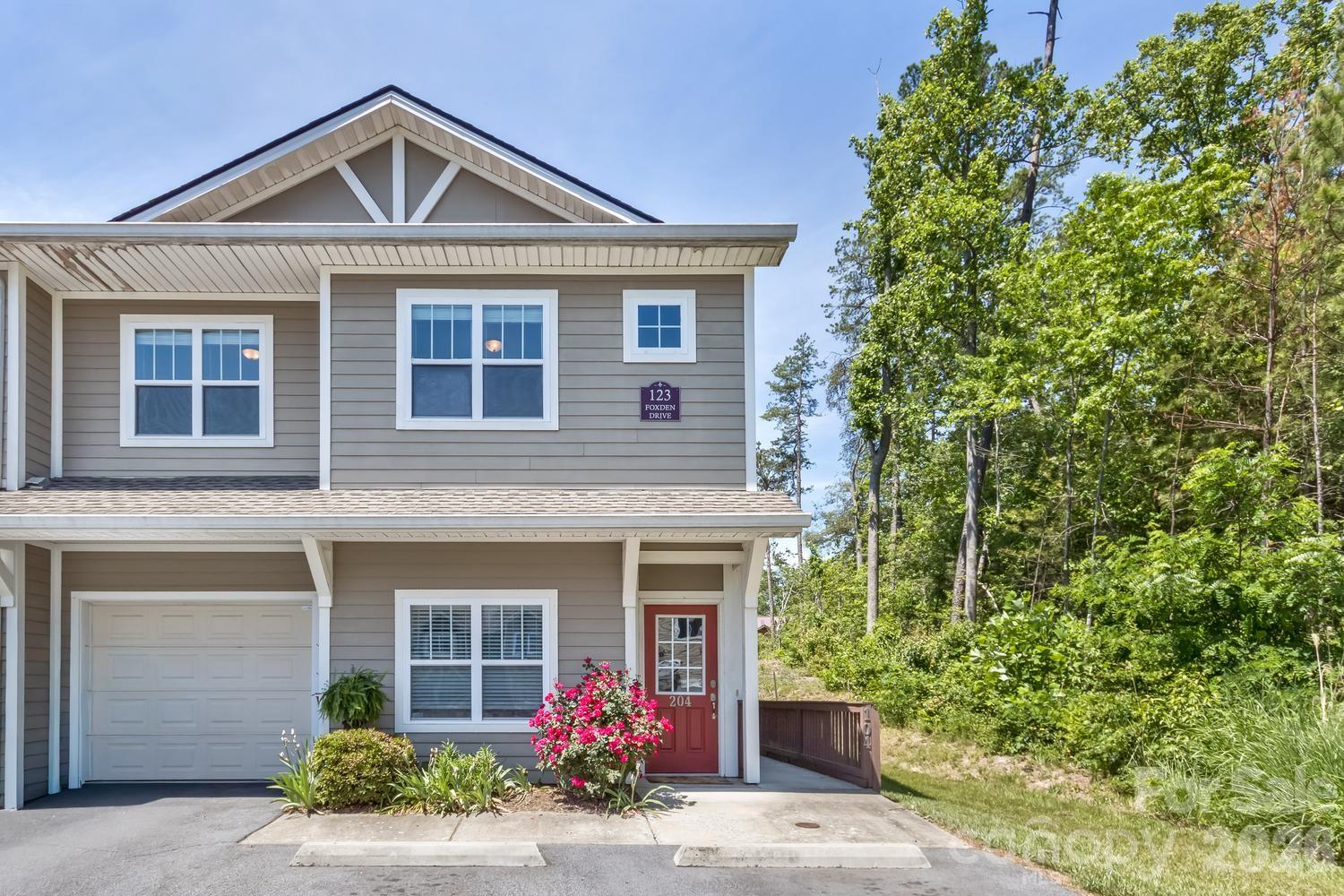 123 Foxden Drive Unit: 204