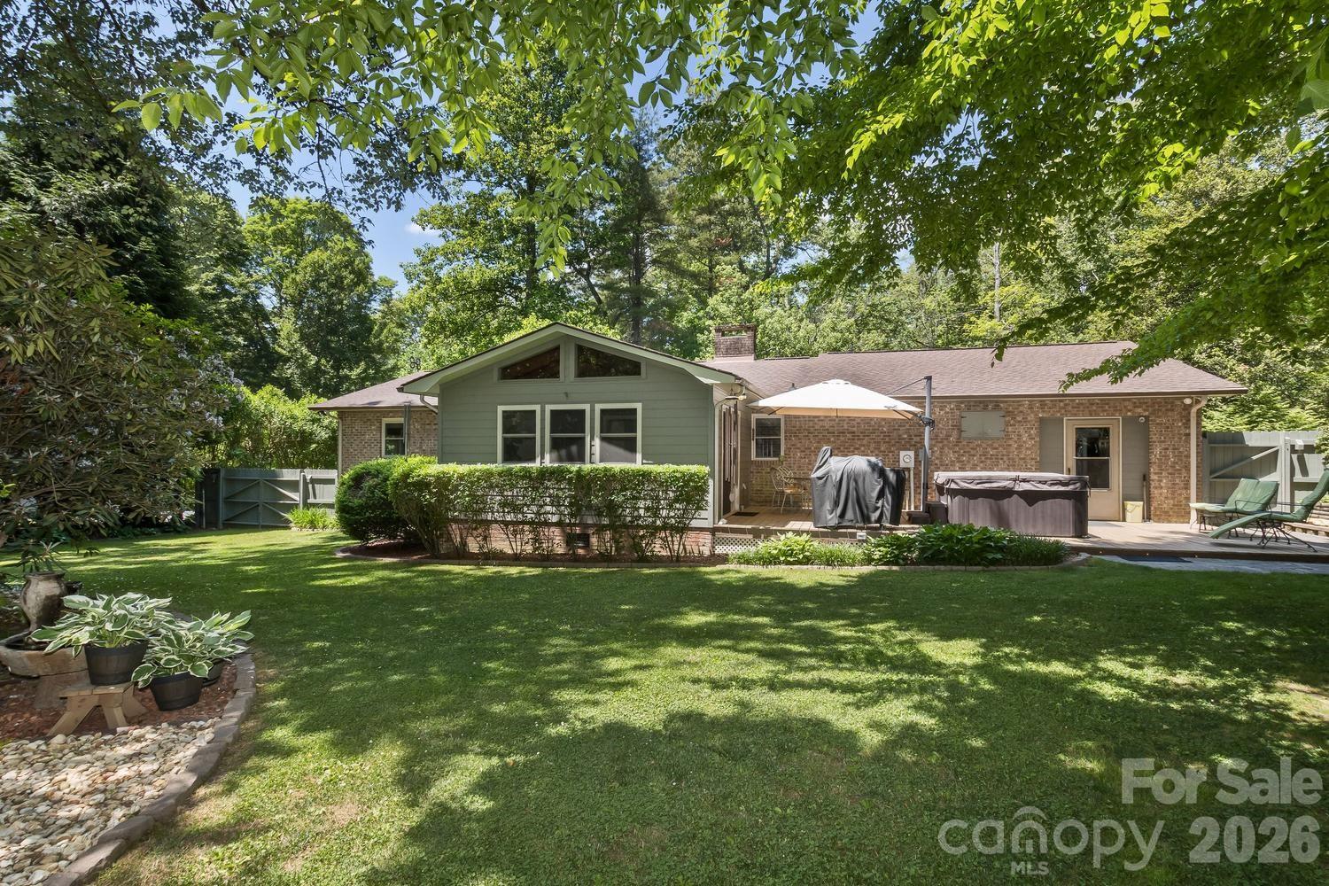 29 S Greenwood Forest Drive