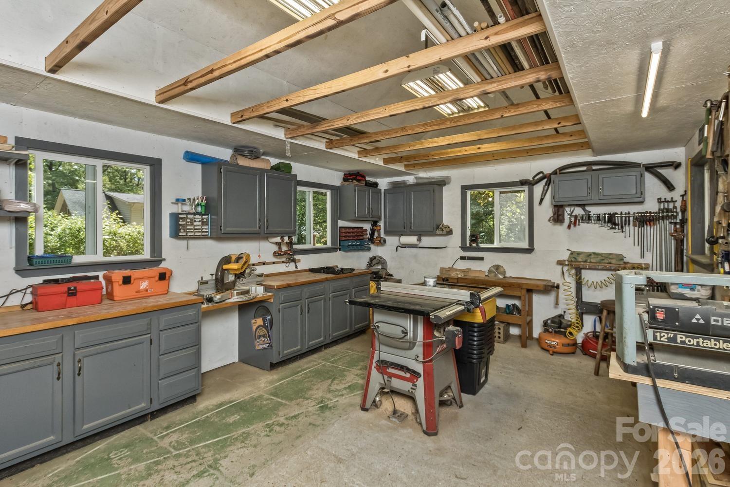 29 S Greenwood Forest Drive