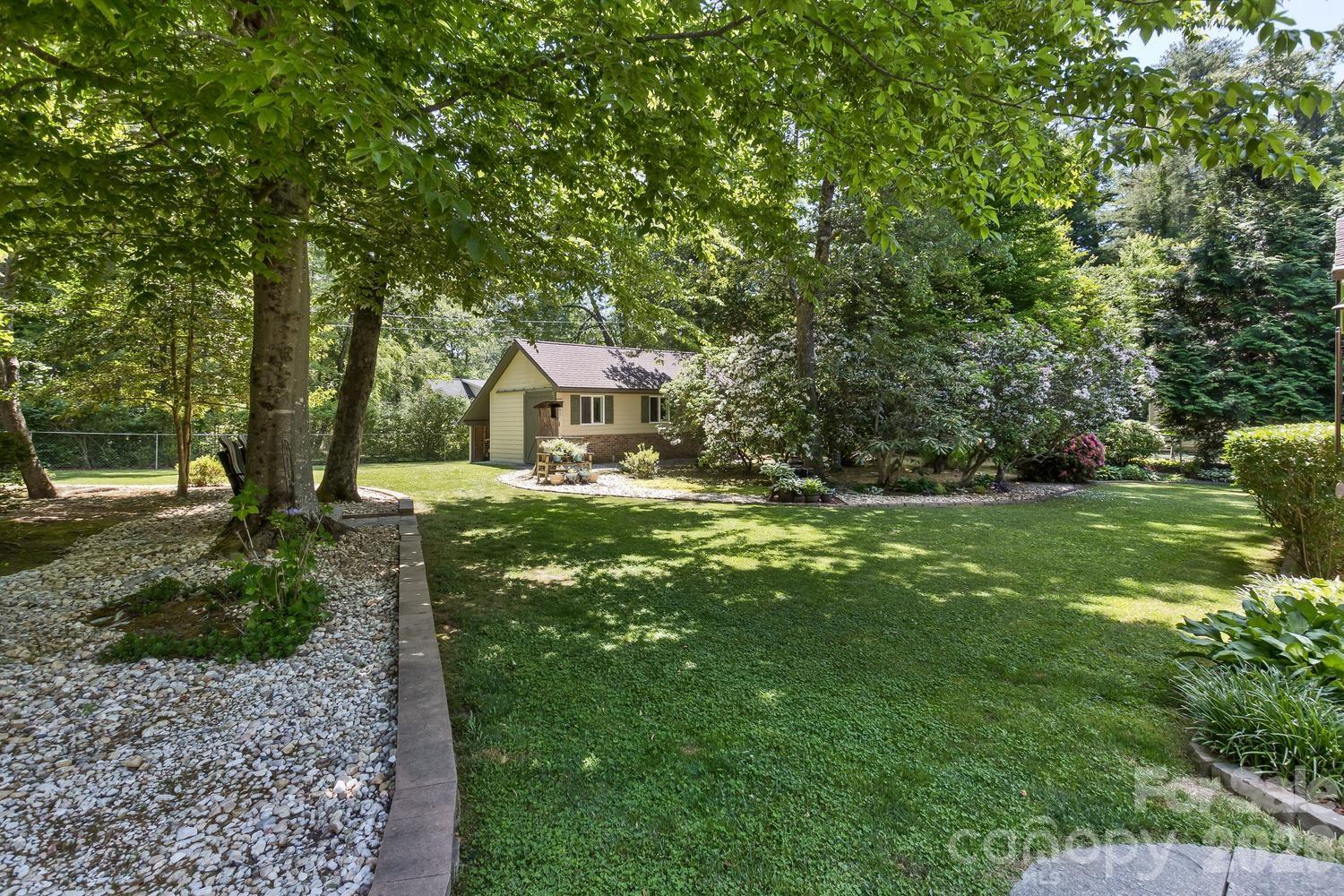 29 S Greenwood Forest Drive