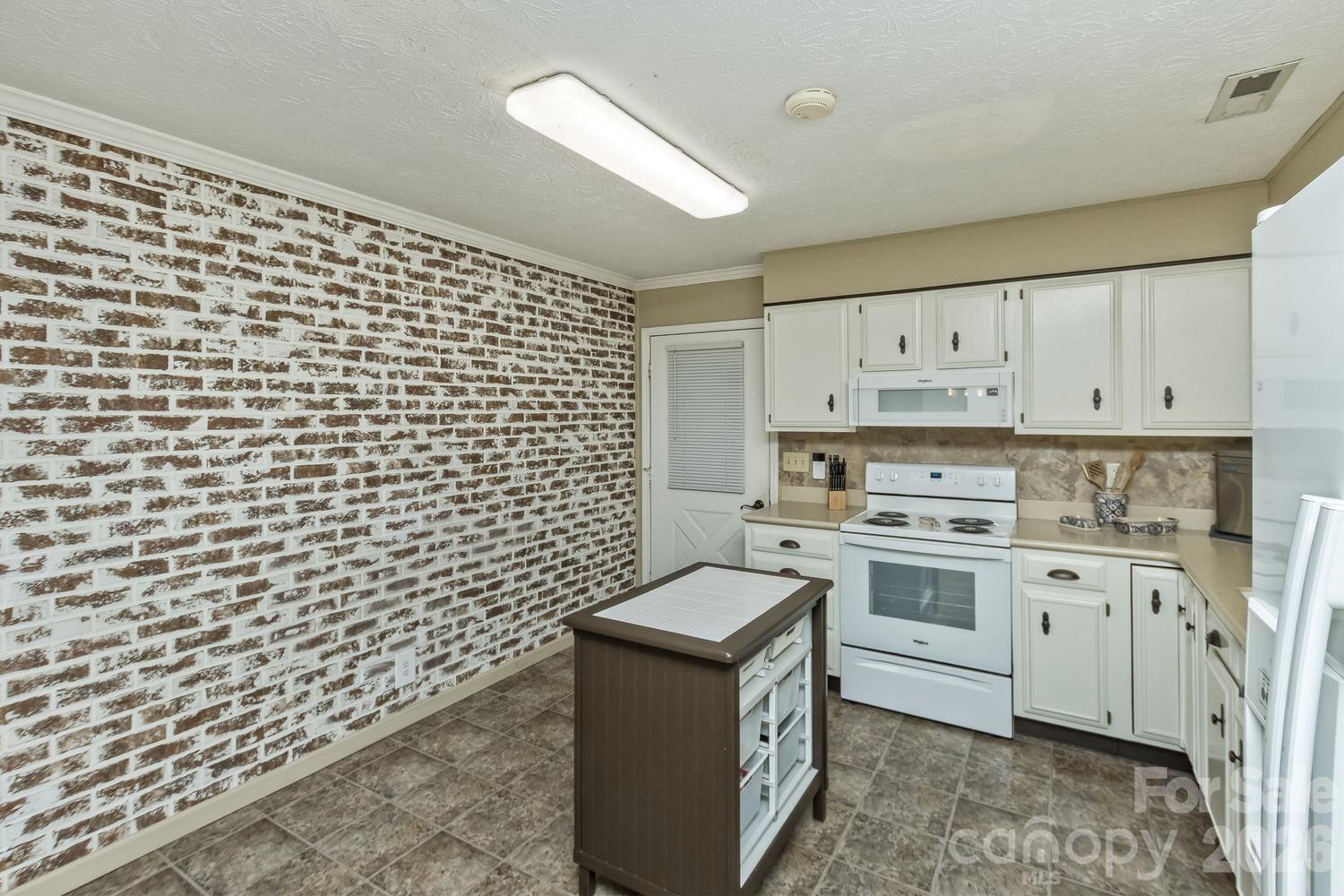 29 S Greenwood Forest Drive