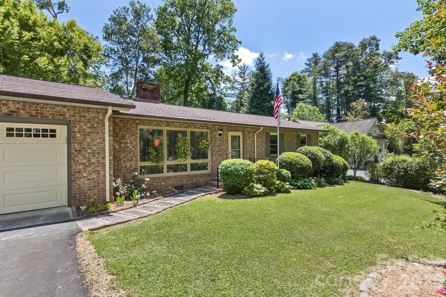 29 S Greenwood Forest Drive