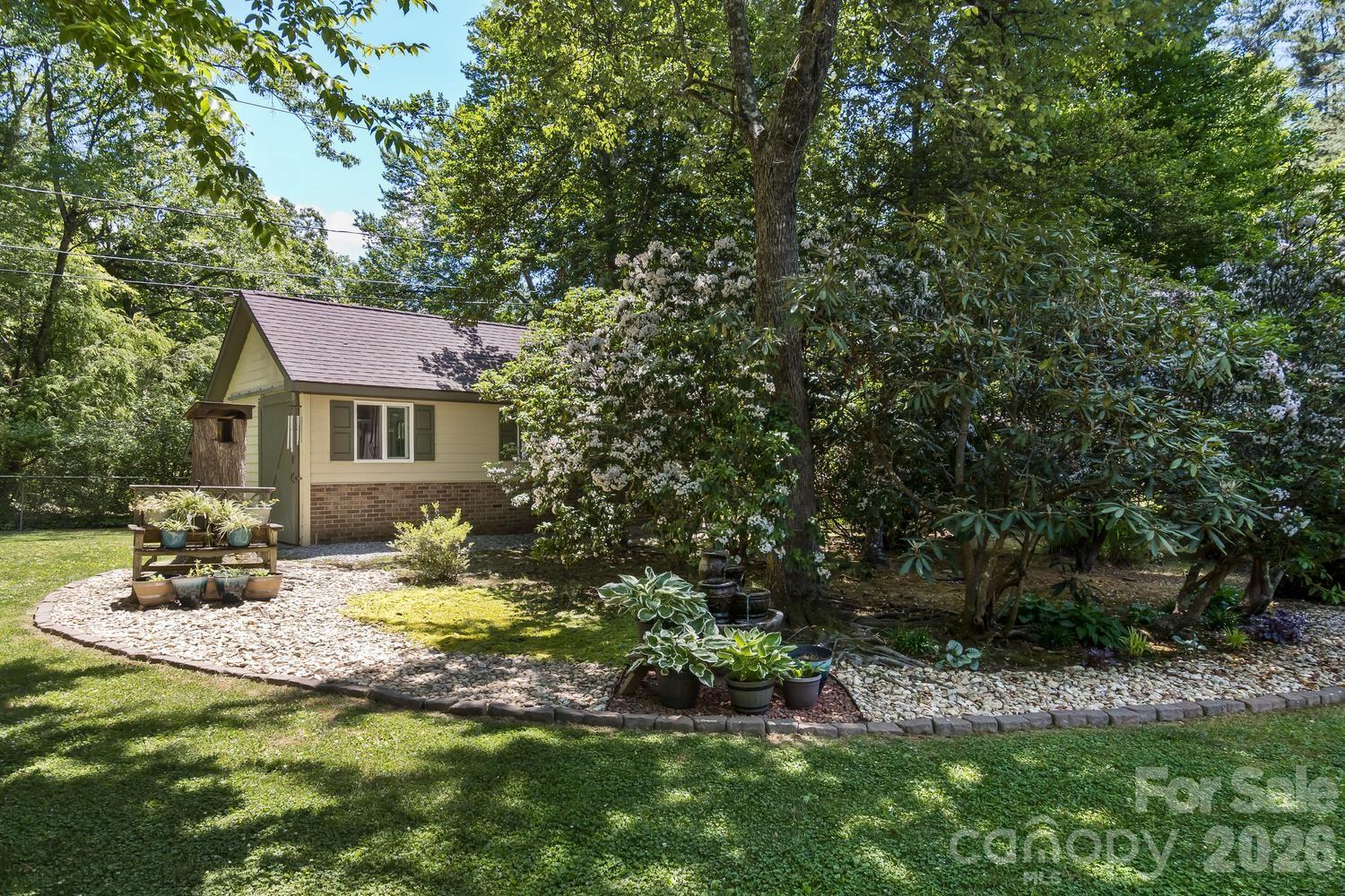 29 S Greenwood Forest Drive