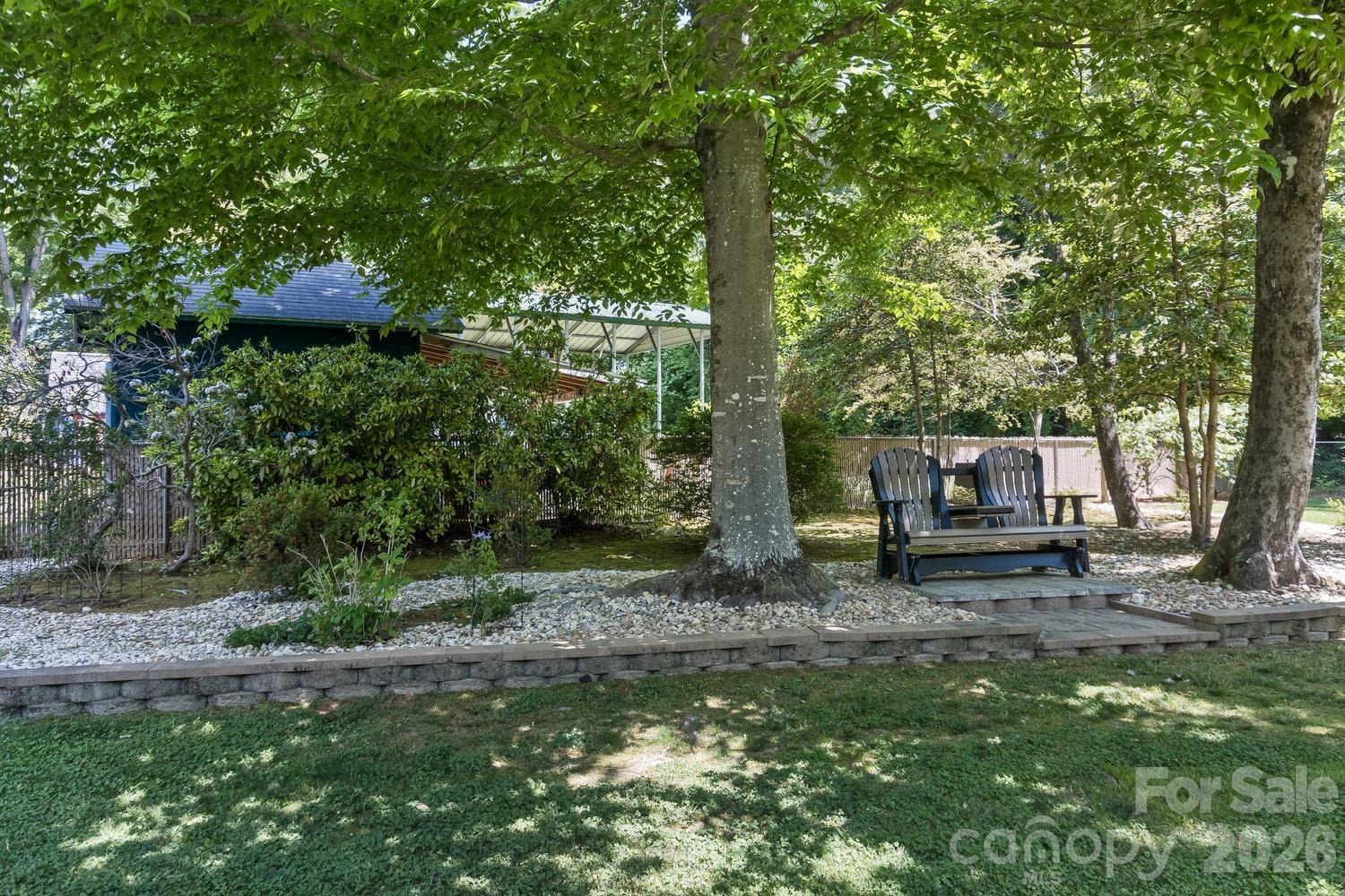 29 S Greenwood Forest Drive