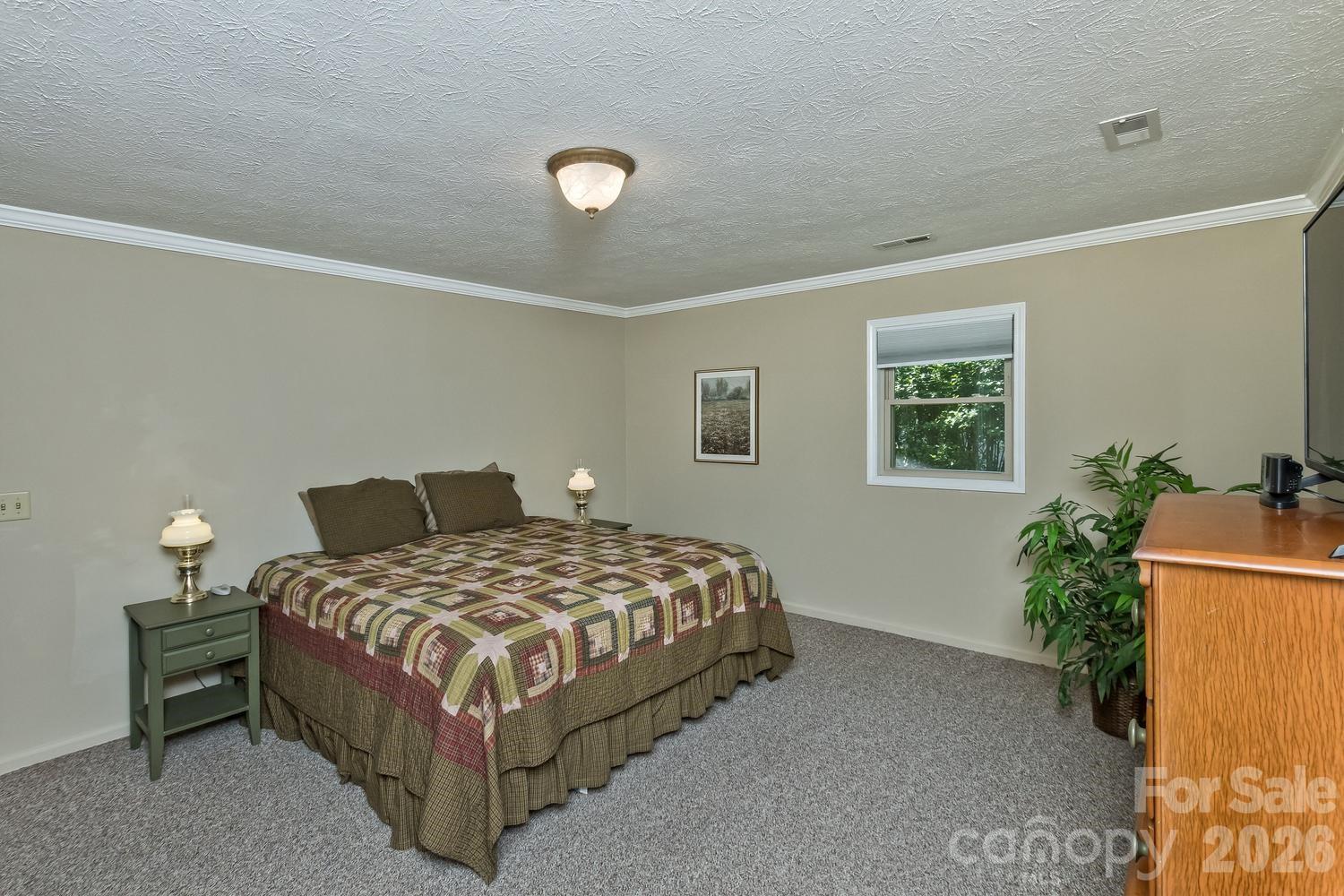 29 S Greenwood Forest Drive