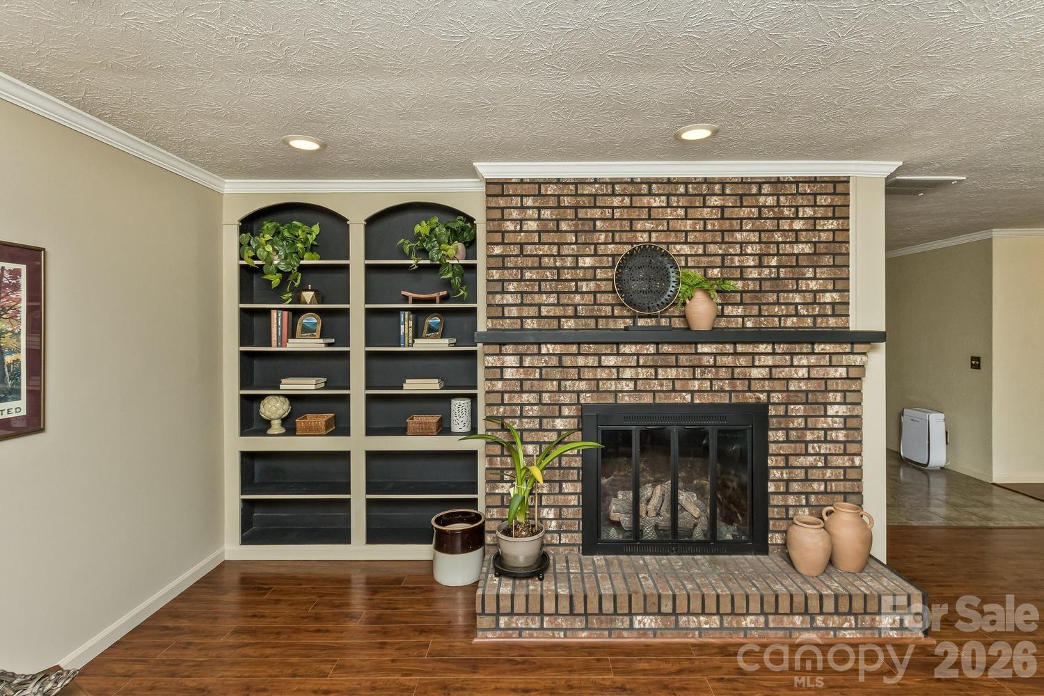 29 S Greenwood Forest Drive
