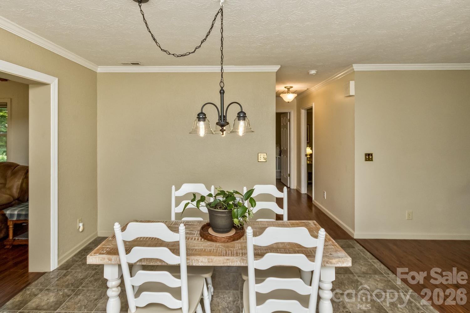 29 S Greenwood Forest Drive