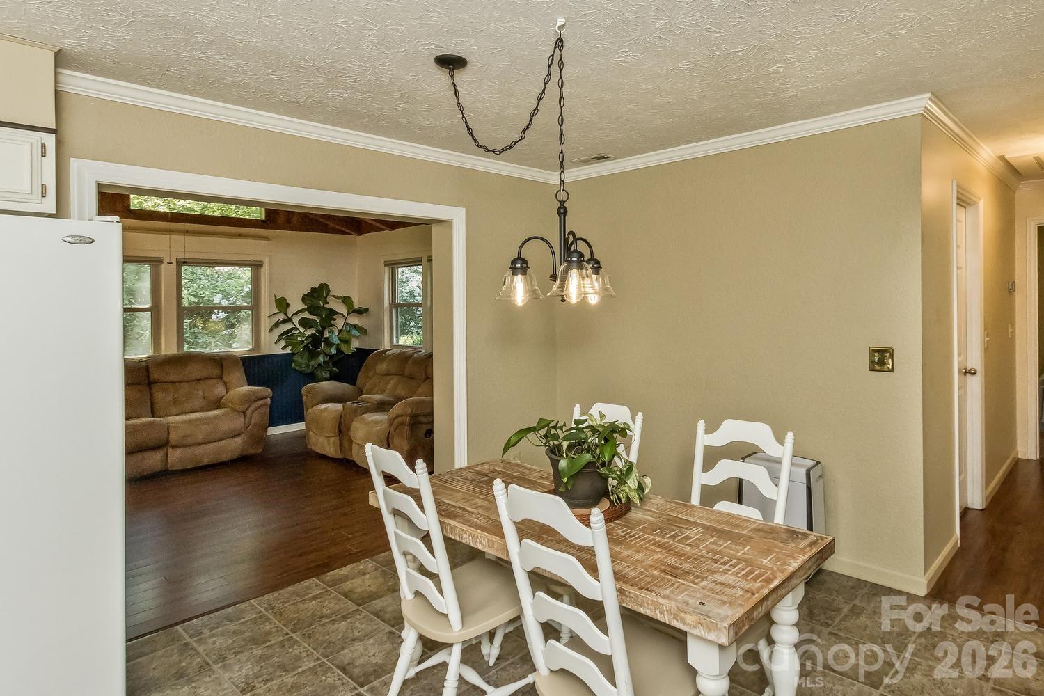 29 S Greenwood Forest Drive