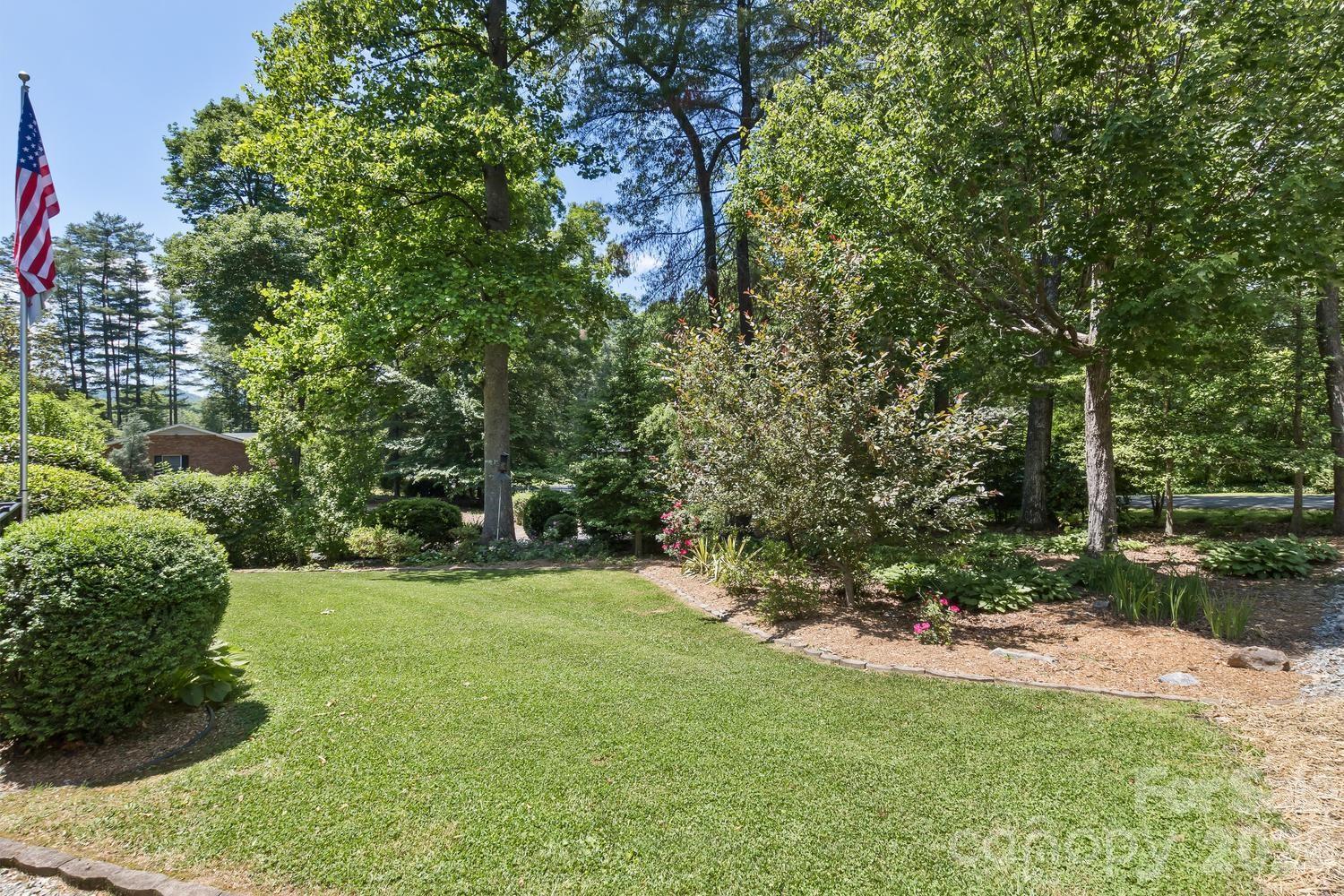 29 S Greenwood Forest Drive