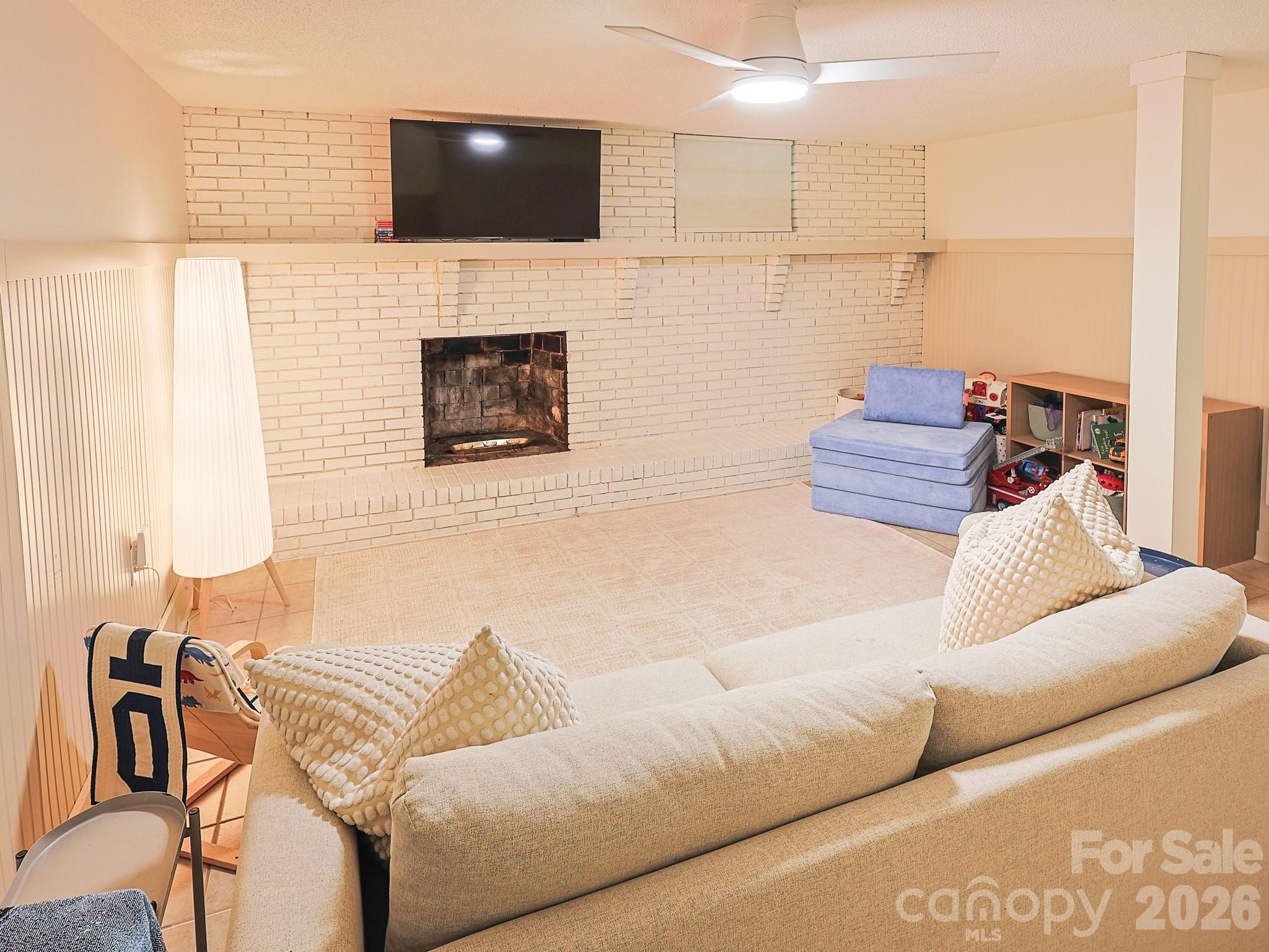 378 Dillingham Circle