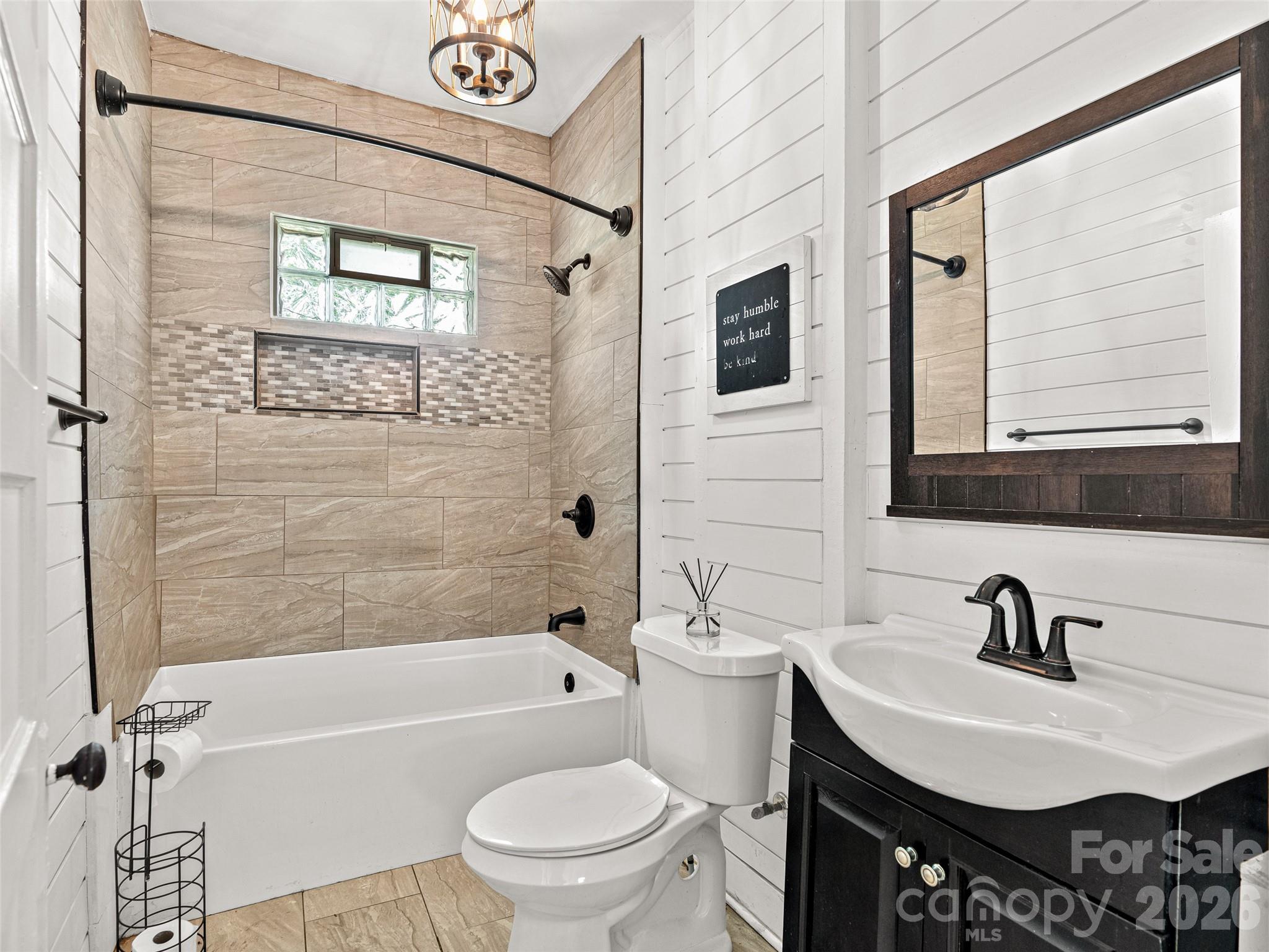 125 Edwards Avenue