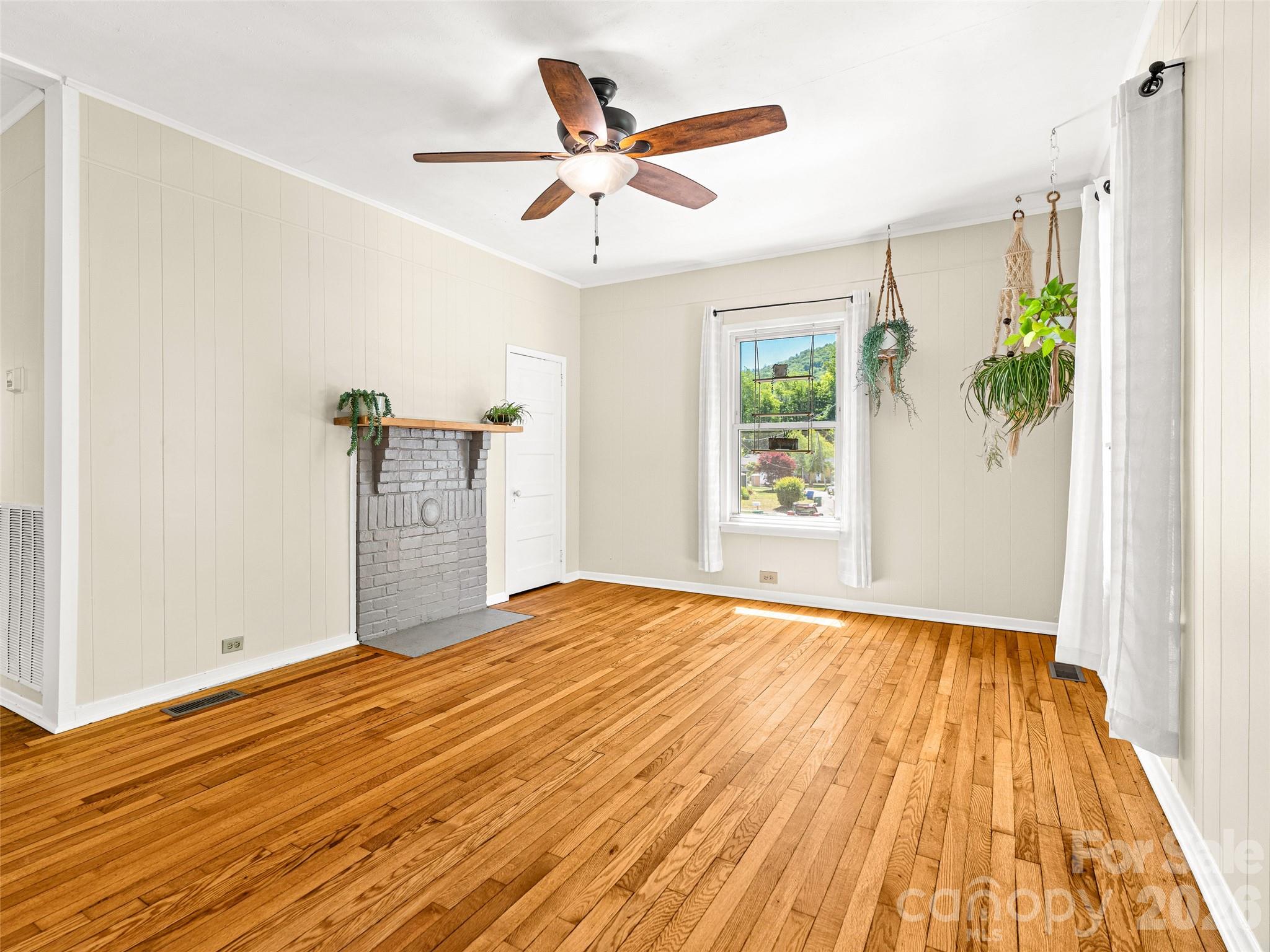 125 Edwards Avenue