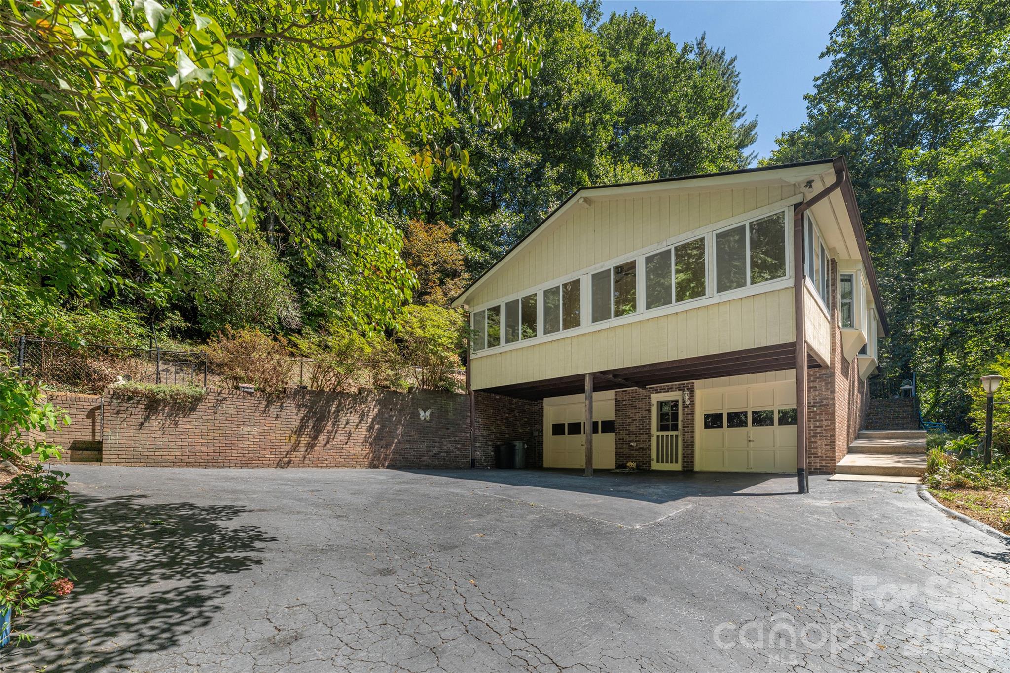 446 Deerhaven Lane