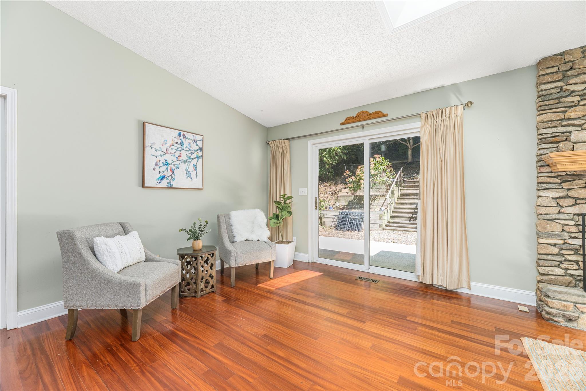 446 Deerhaven Lane