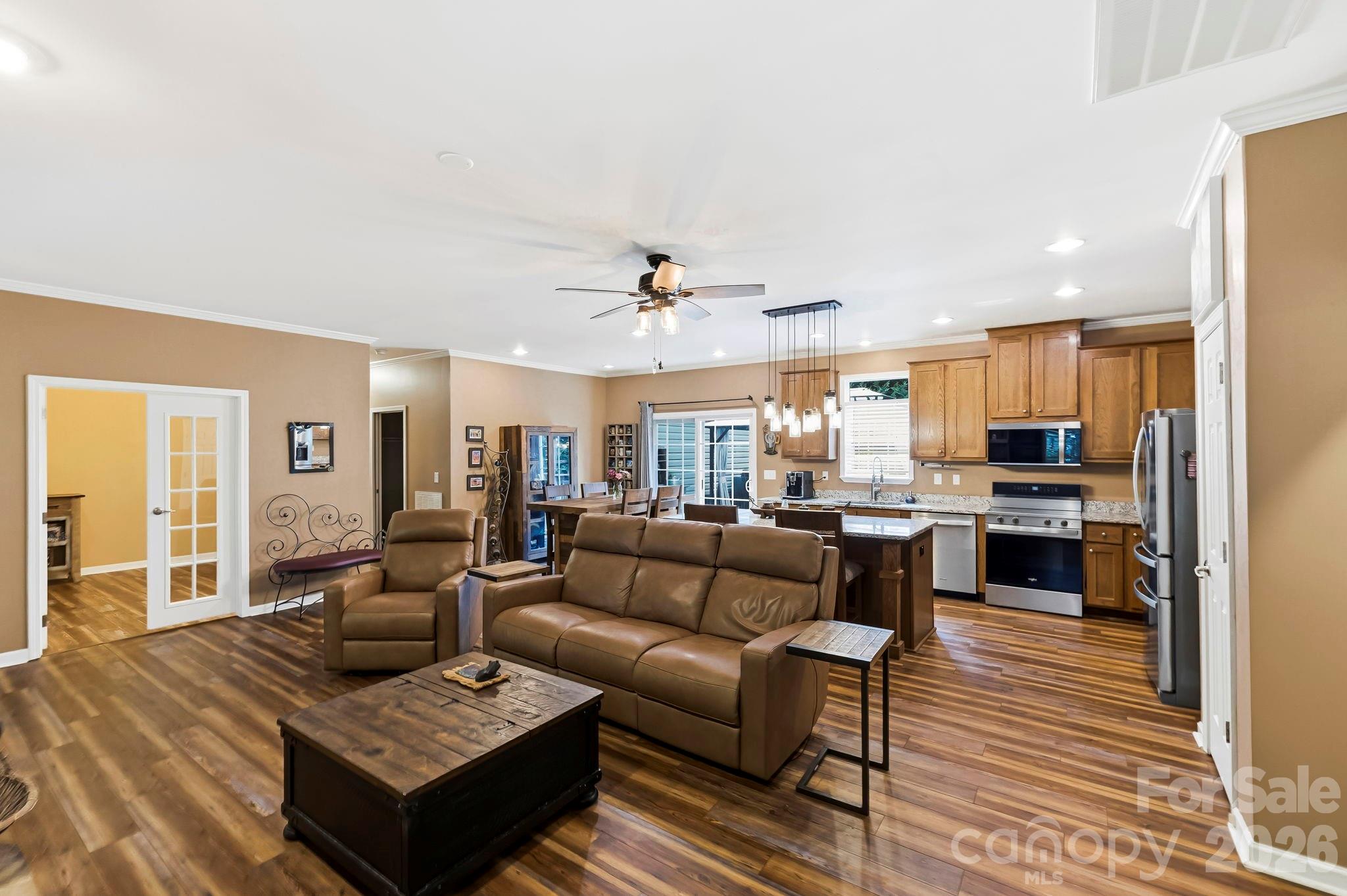 31 Enochs Way