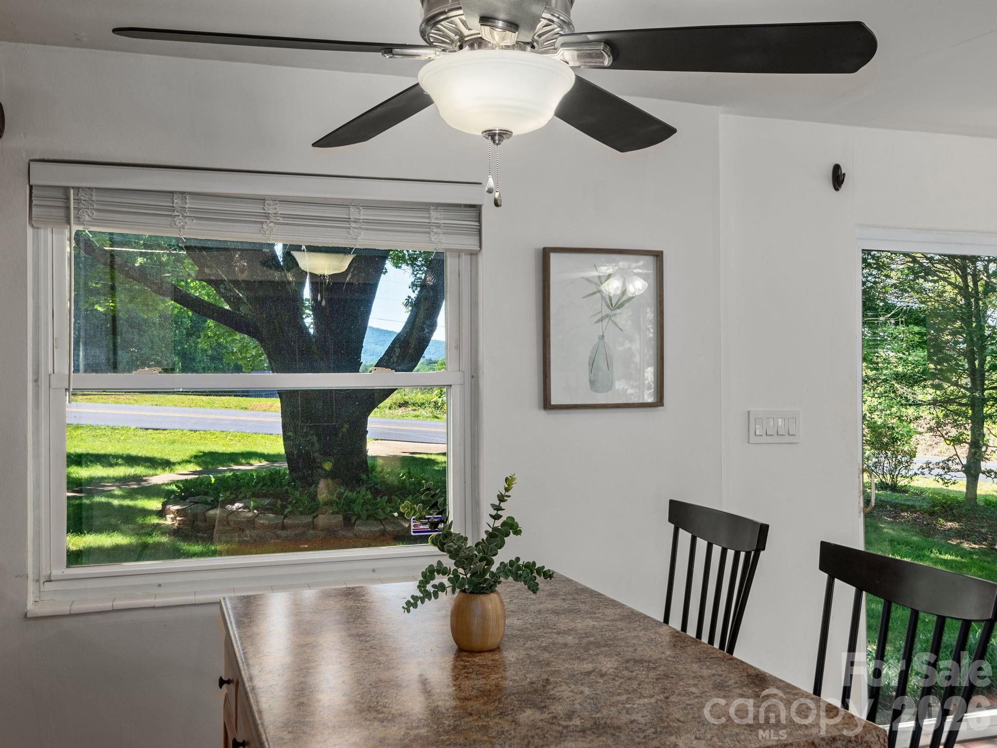 147 W Oakview Road