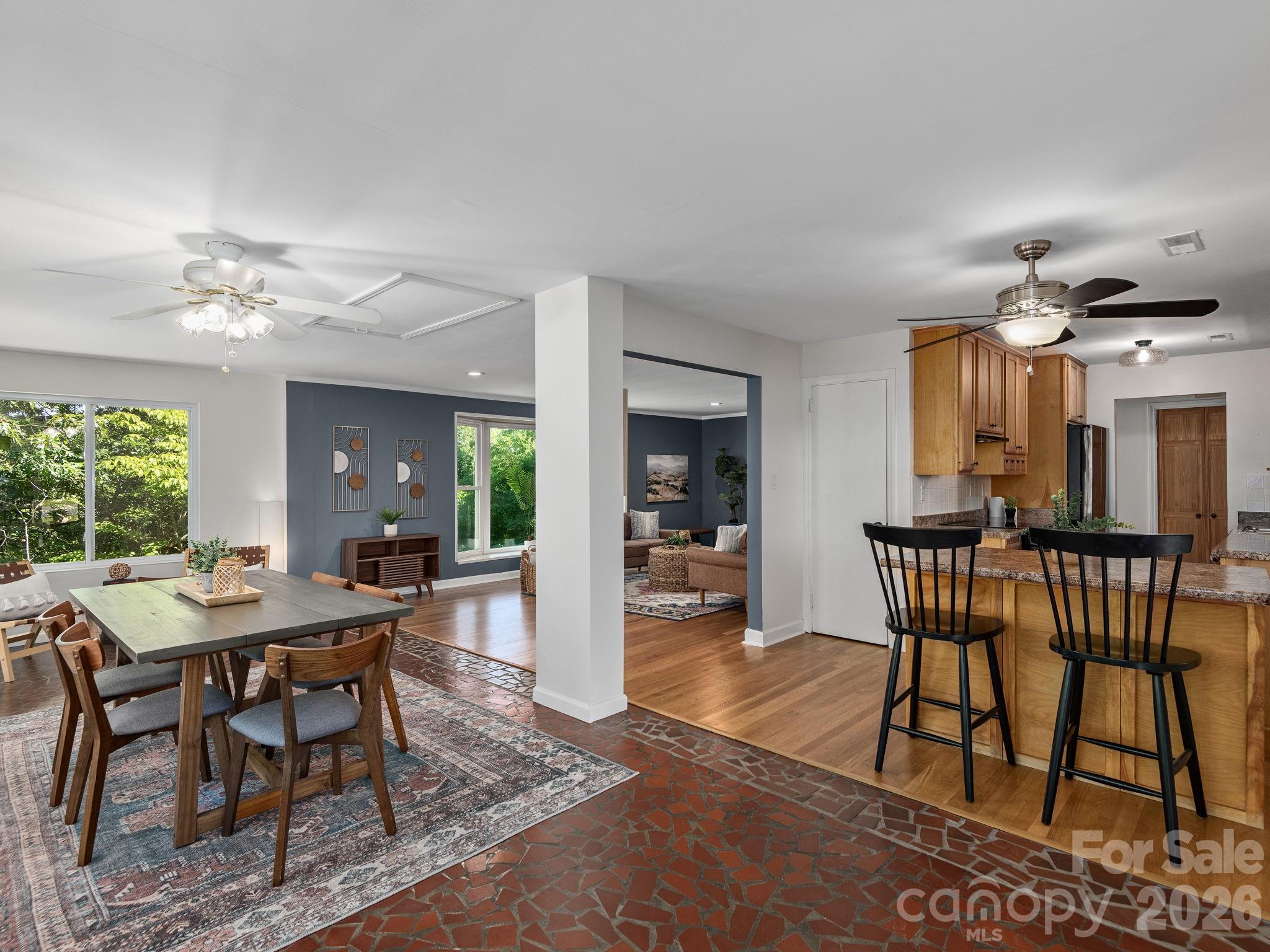 147 W Oakview Road
