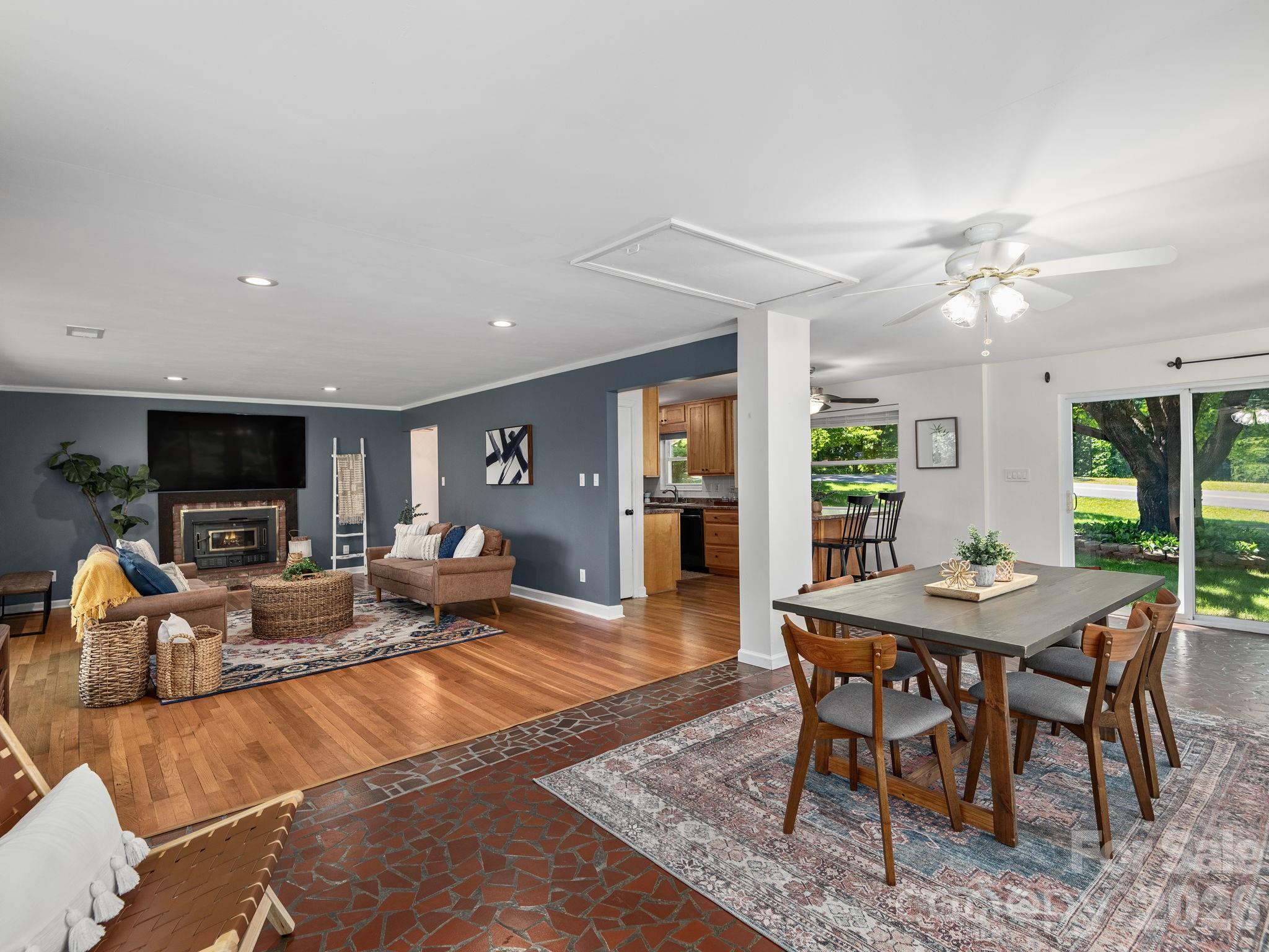 147 W Oakview Road