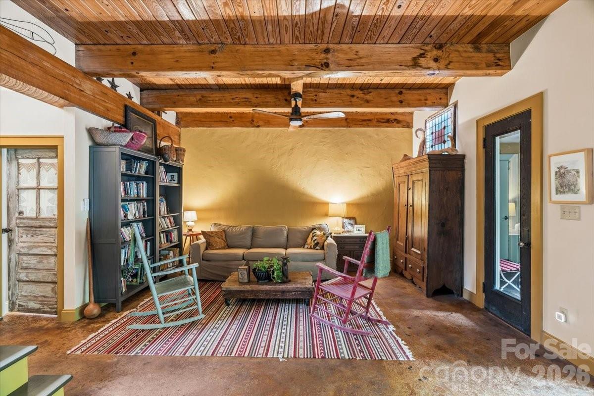 128 Barnet Mountain Drive