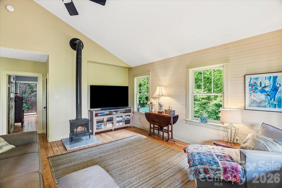 128 Barnet Mountain Drive