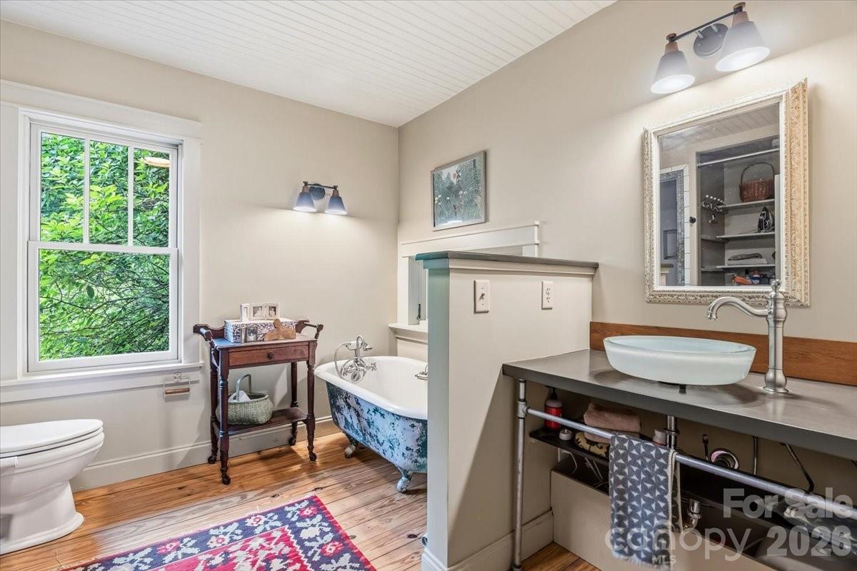 128 Barnet Mountain Drive