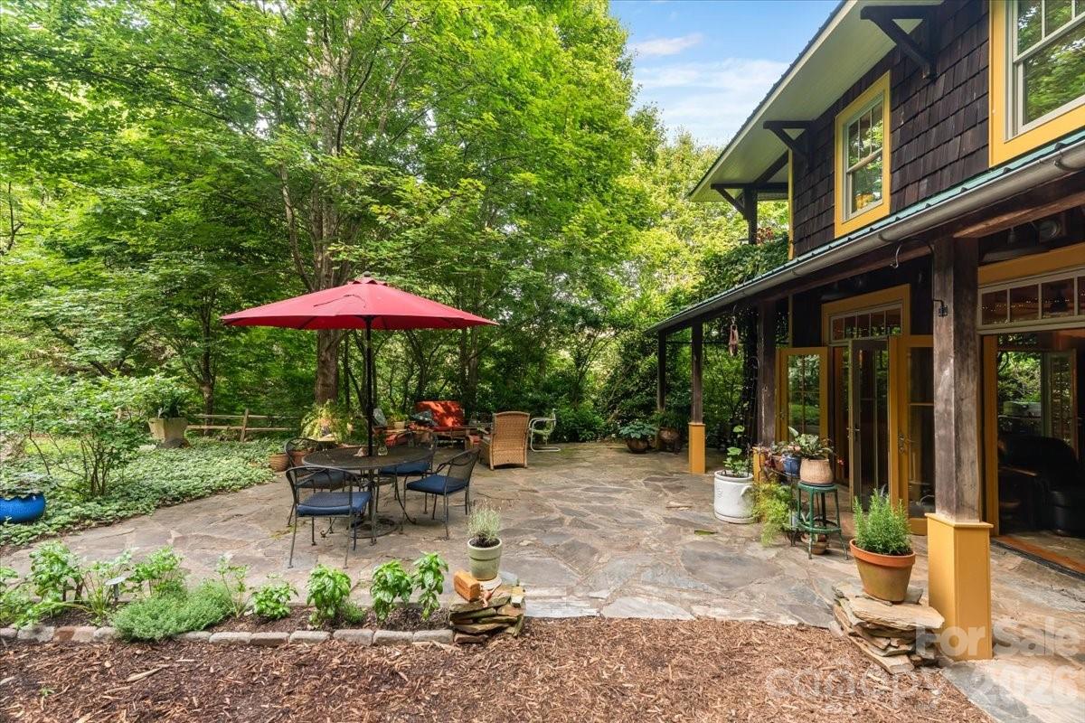128 Barnet Mountain Drive