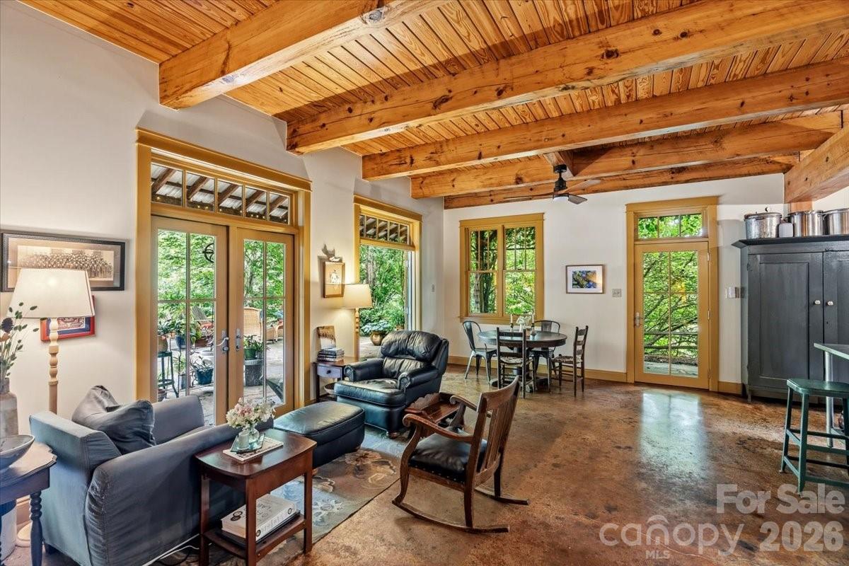 128 Barnet Mountain Drive