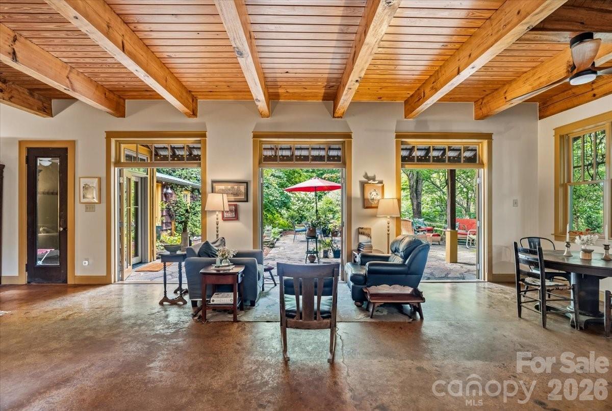 128 Barnet Mountain Drive
