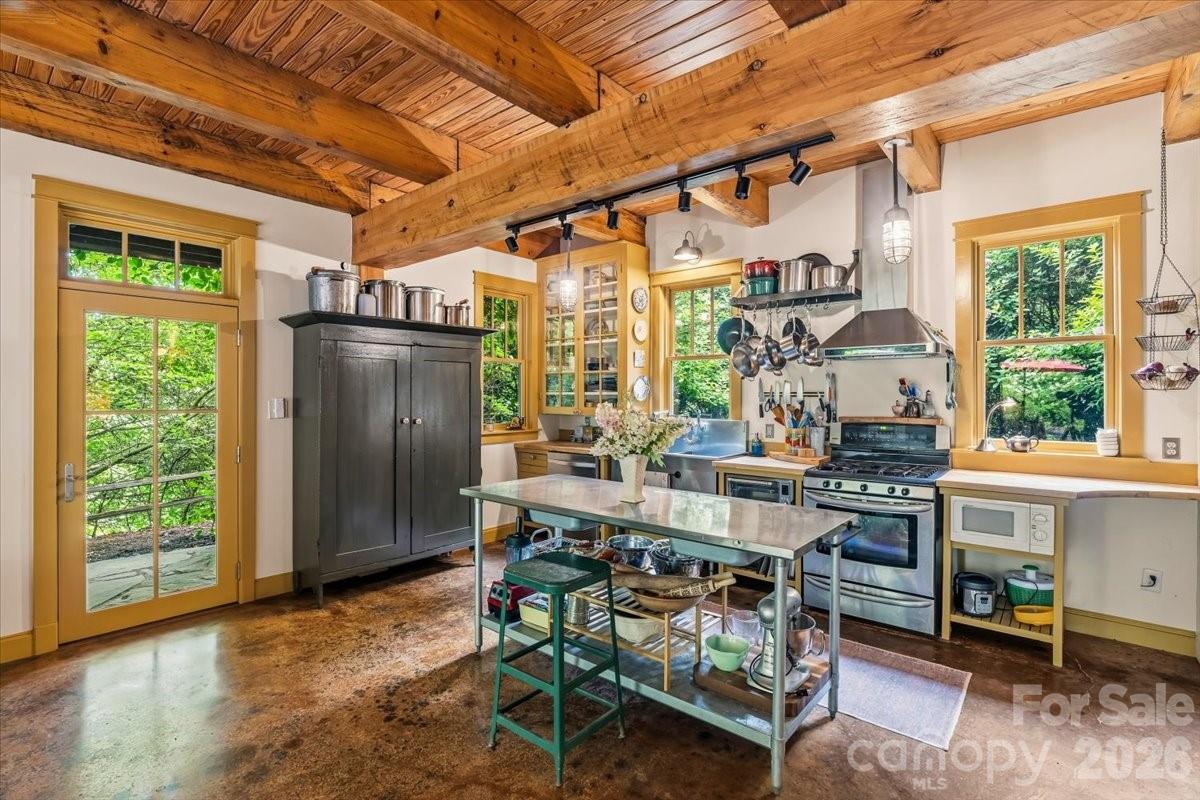 128 Barnet Mountain Drive