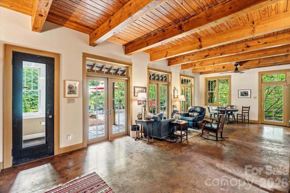 128 Barnet Mountain Drive