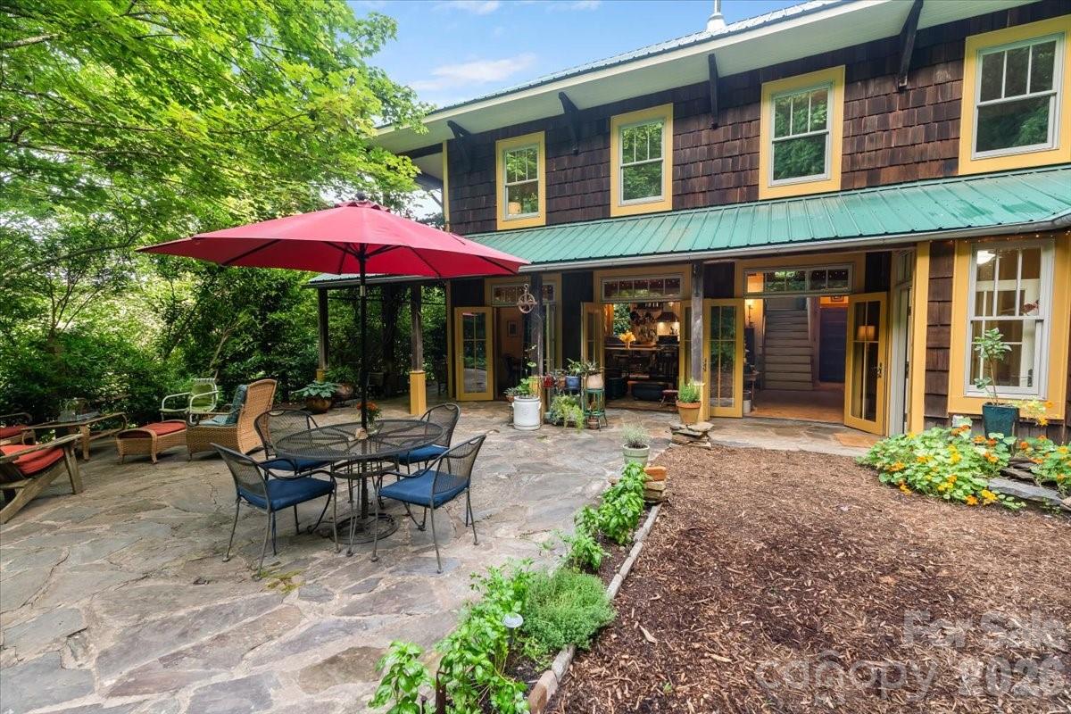 128 Barnet Mountain Drive
