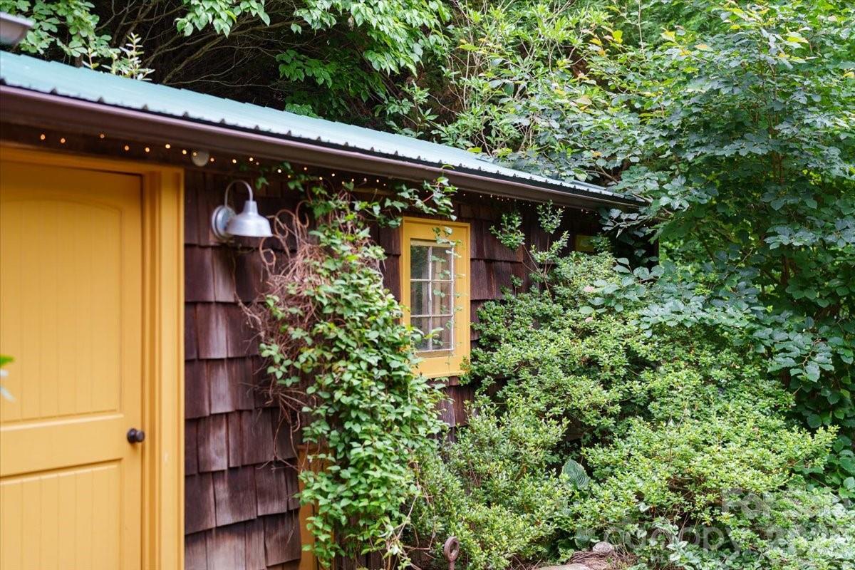 128 Barnet Mountain Drive