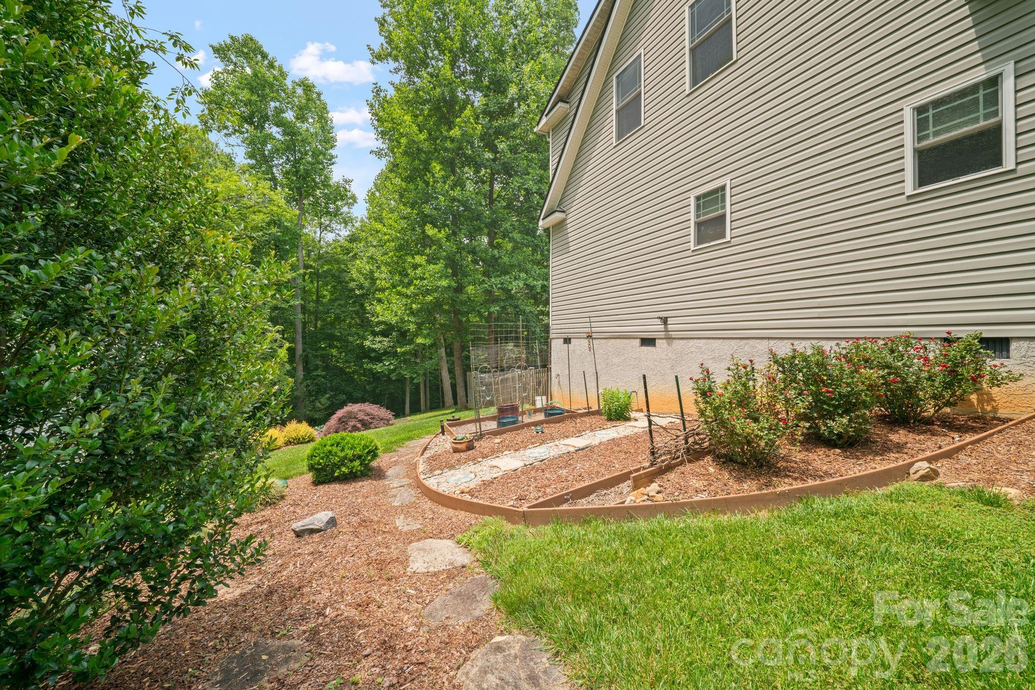 813 Beech Tree Place