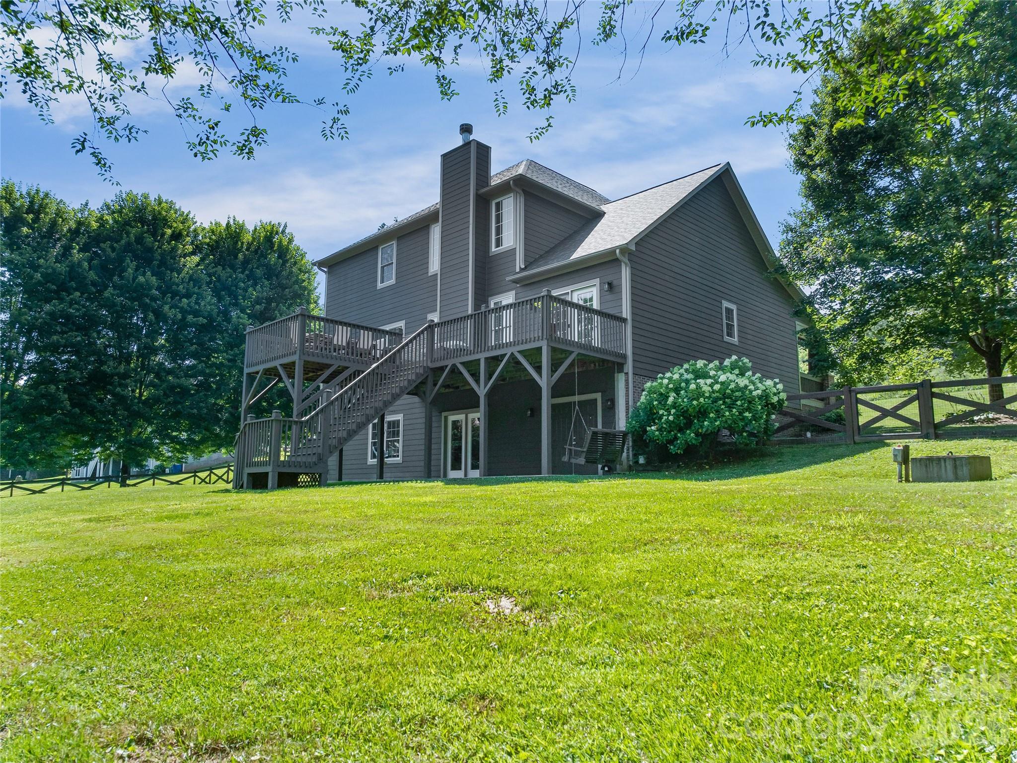 8 Old Farm House Road