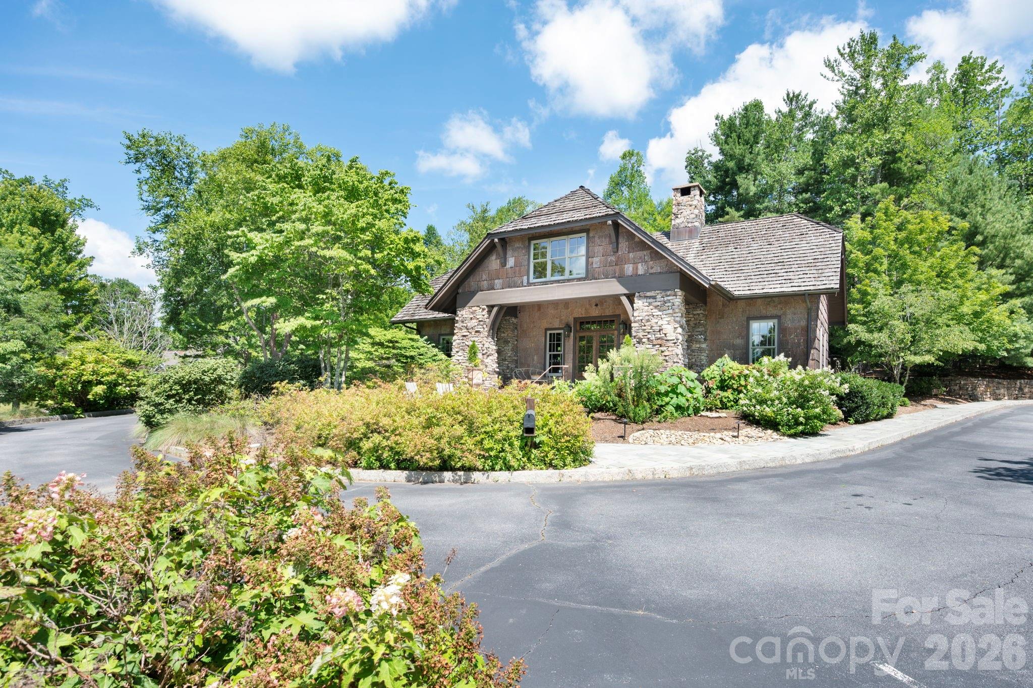 33 Hawks Branch Circle