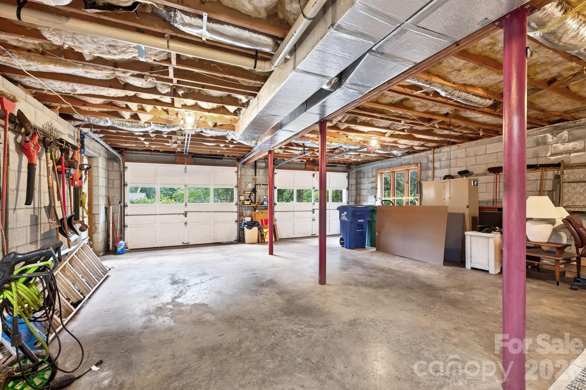 23 S Oaks Circle