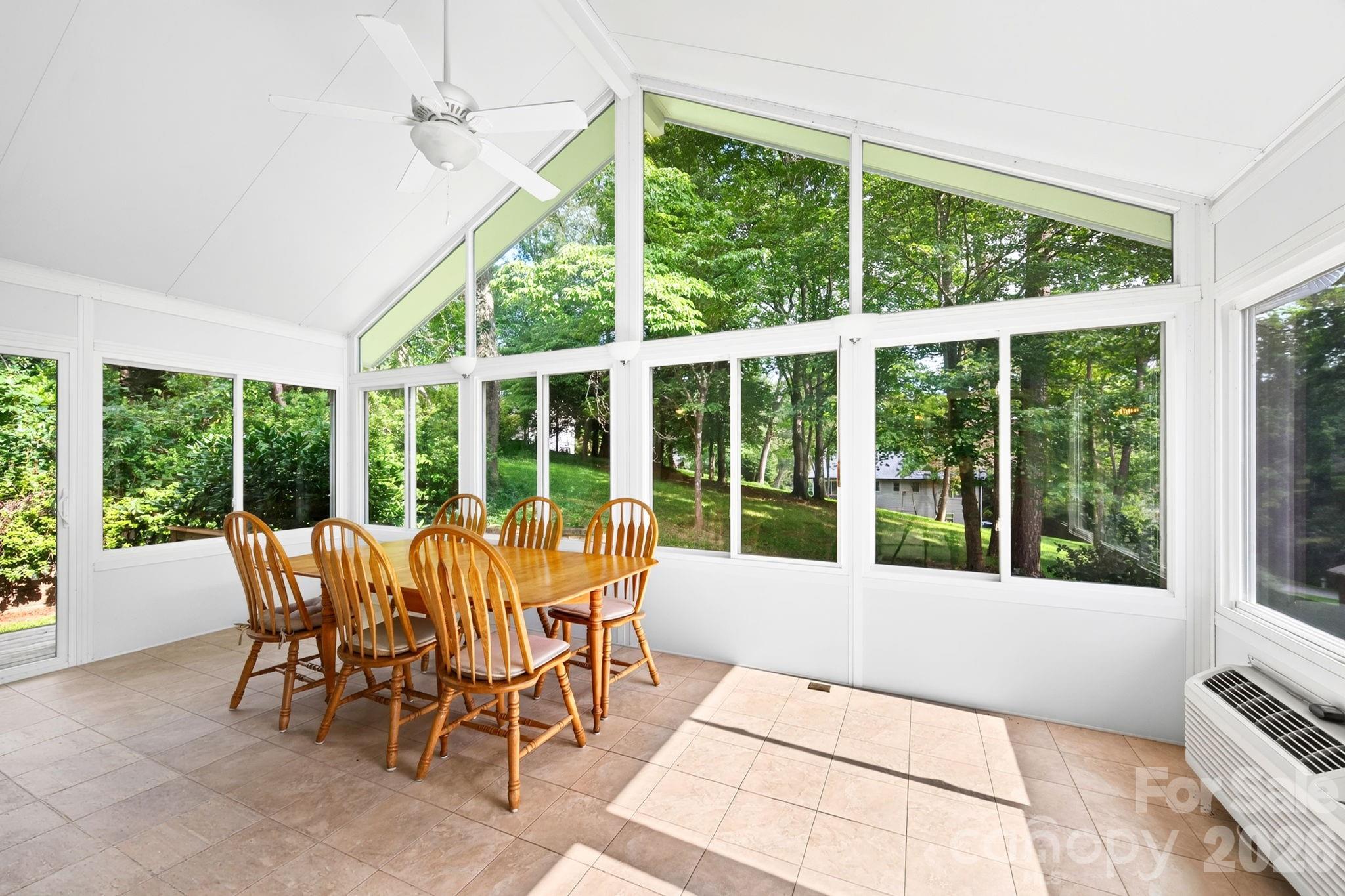 23 S Oaks Circle