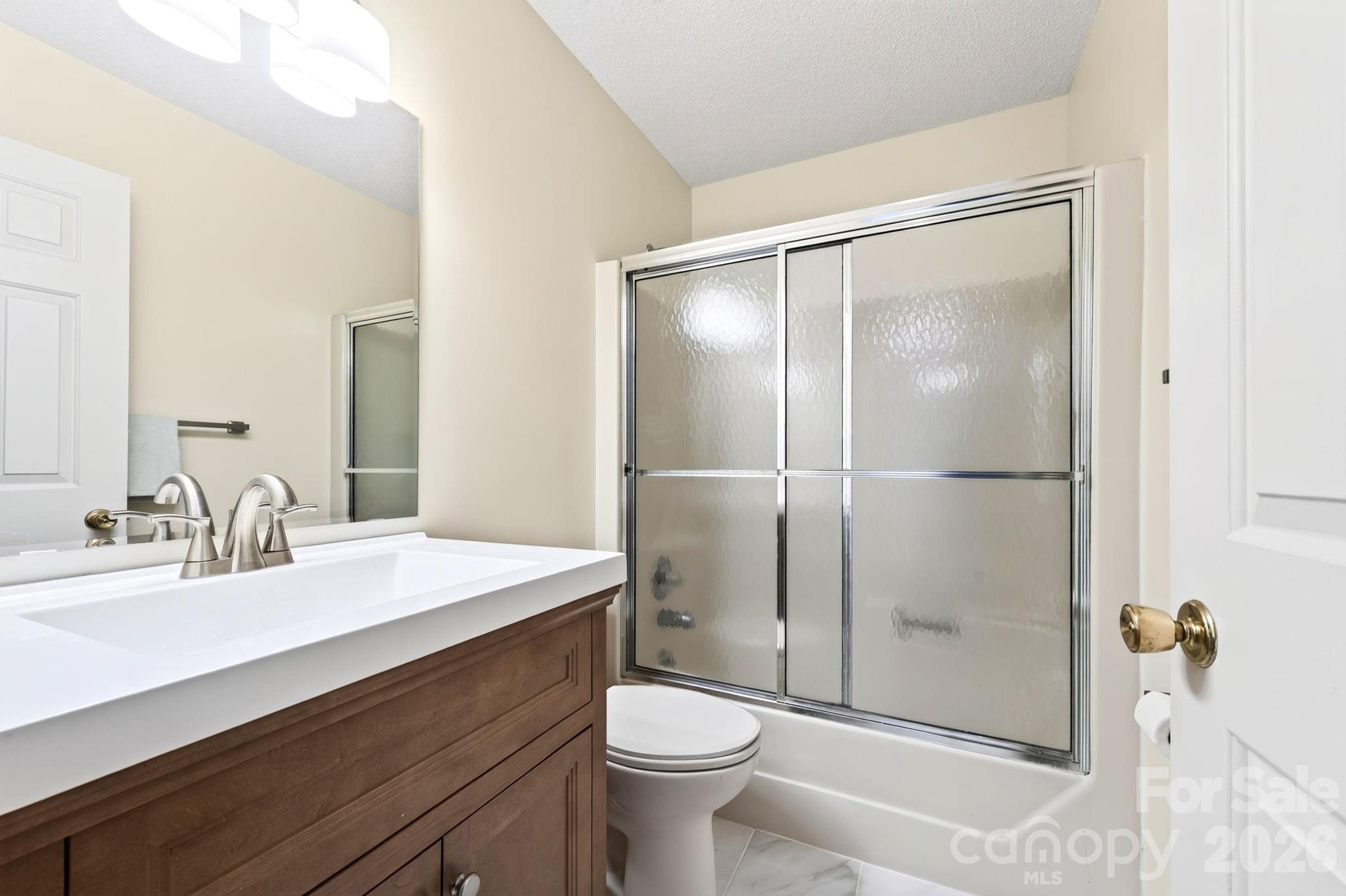 23 S Oaks Circle